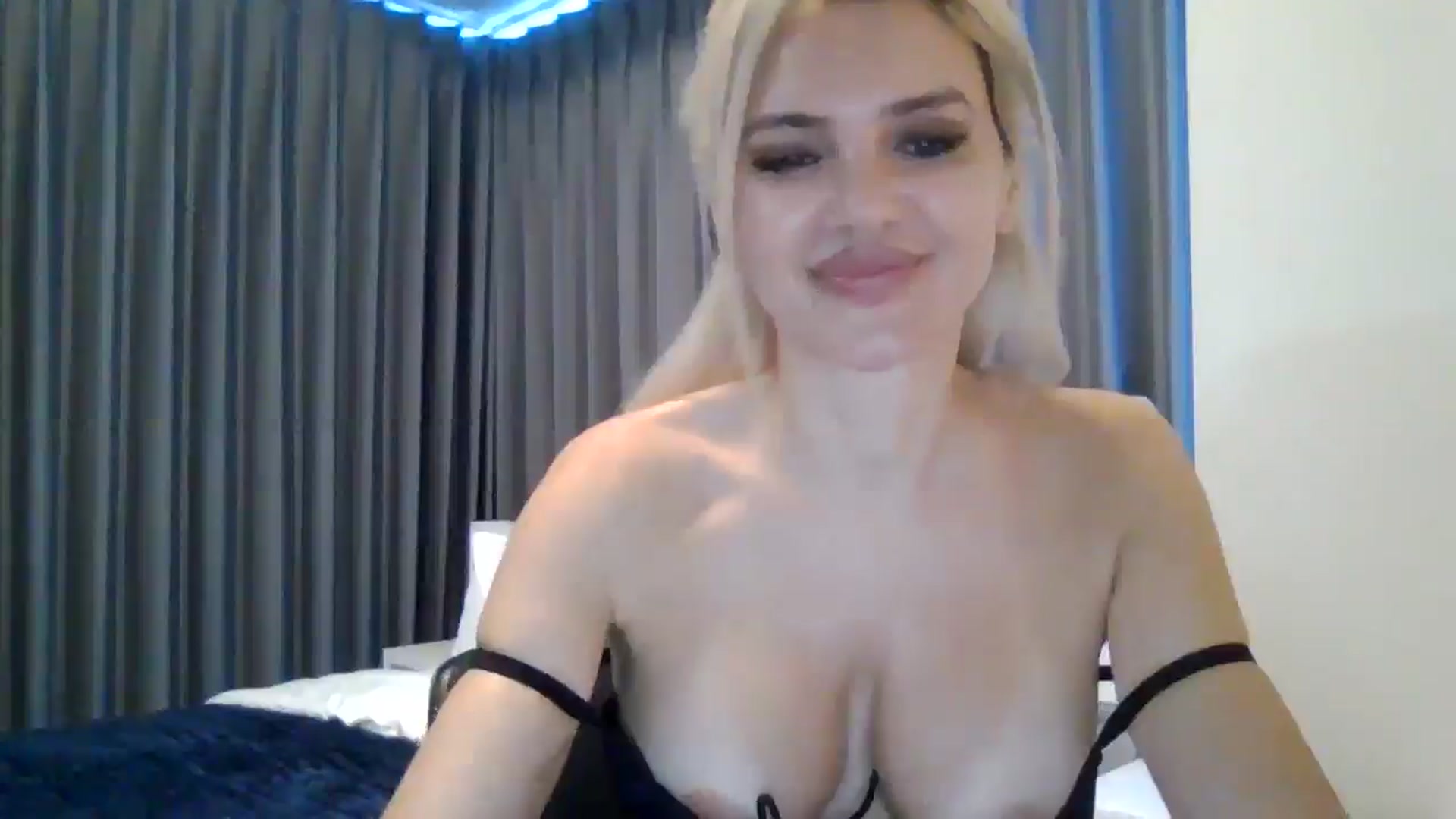Gallery image thumbnail from Klarita's myfreecams stream on, 04/08/2026, 04:48 image 14 of 20