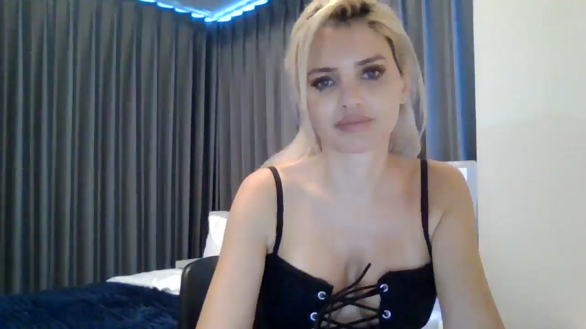 Gallery image thumbnail from Klarita's myfreecams stream on, 04/08/2026, 04:48 image 7 of 20