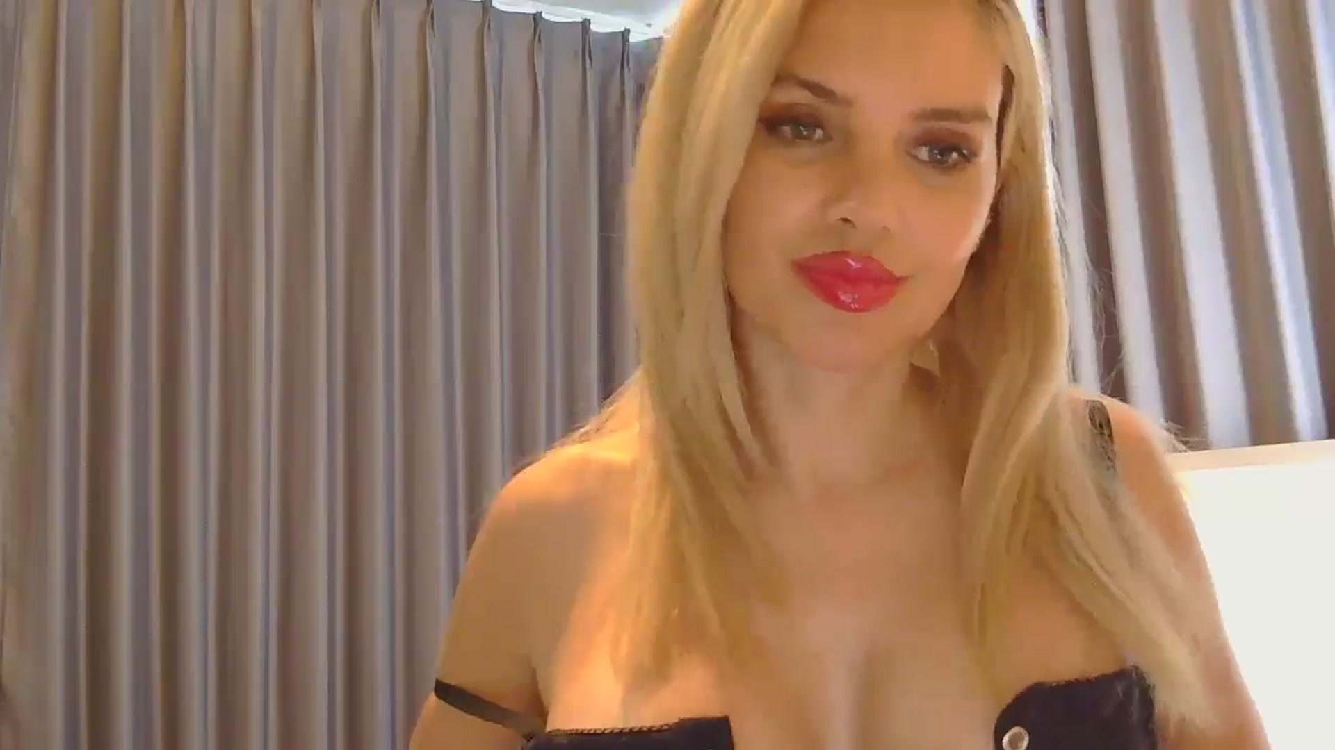 Gallery image thumbnail from Klarita's myfreecams stream on, 04/08/2026, 07:00 image 3 of 20