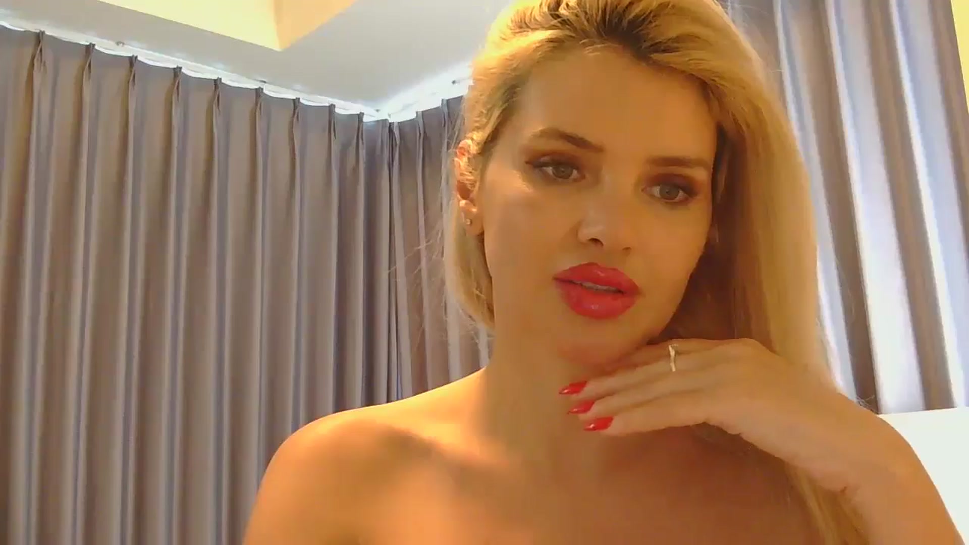 Gallery image thumbnail from Klarita's myfreecams stream on, 04/08/2026, 07:00 image 7 of 20