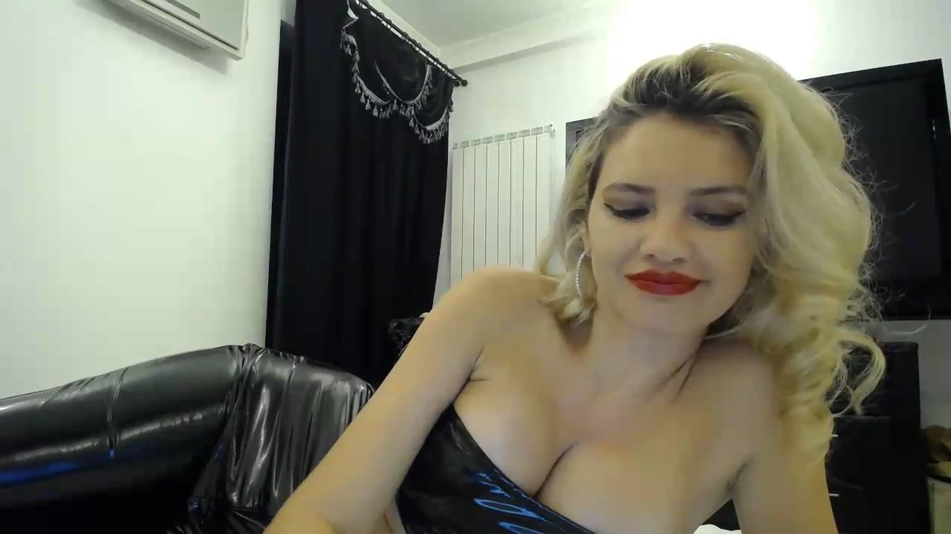 Gallery image thumbnail from Klarita's myfreecams stream on, 05/13/2026, 22:30 image 13 of 20