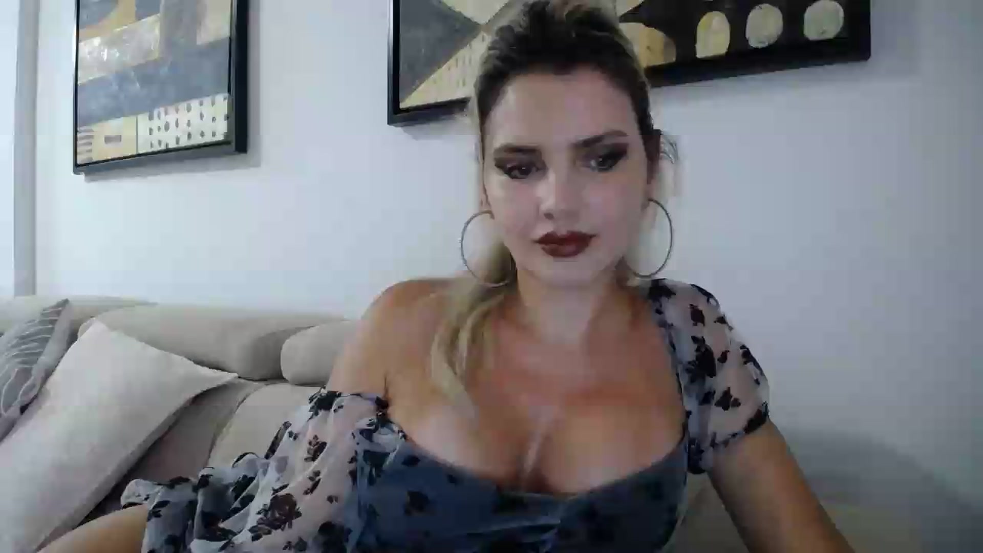 Gallery image thumbnail from Klarita's myfreecams stream on, 06/25/2026, 19:50 image 3 of 20