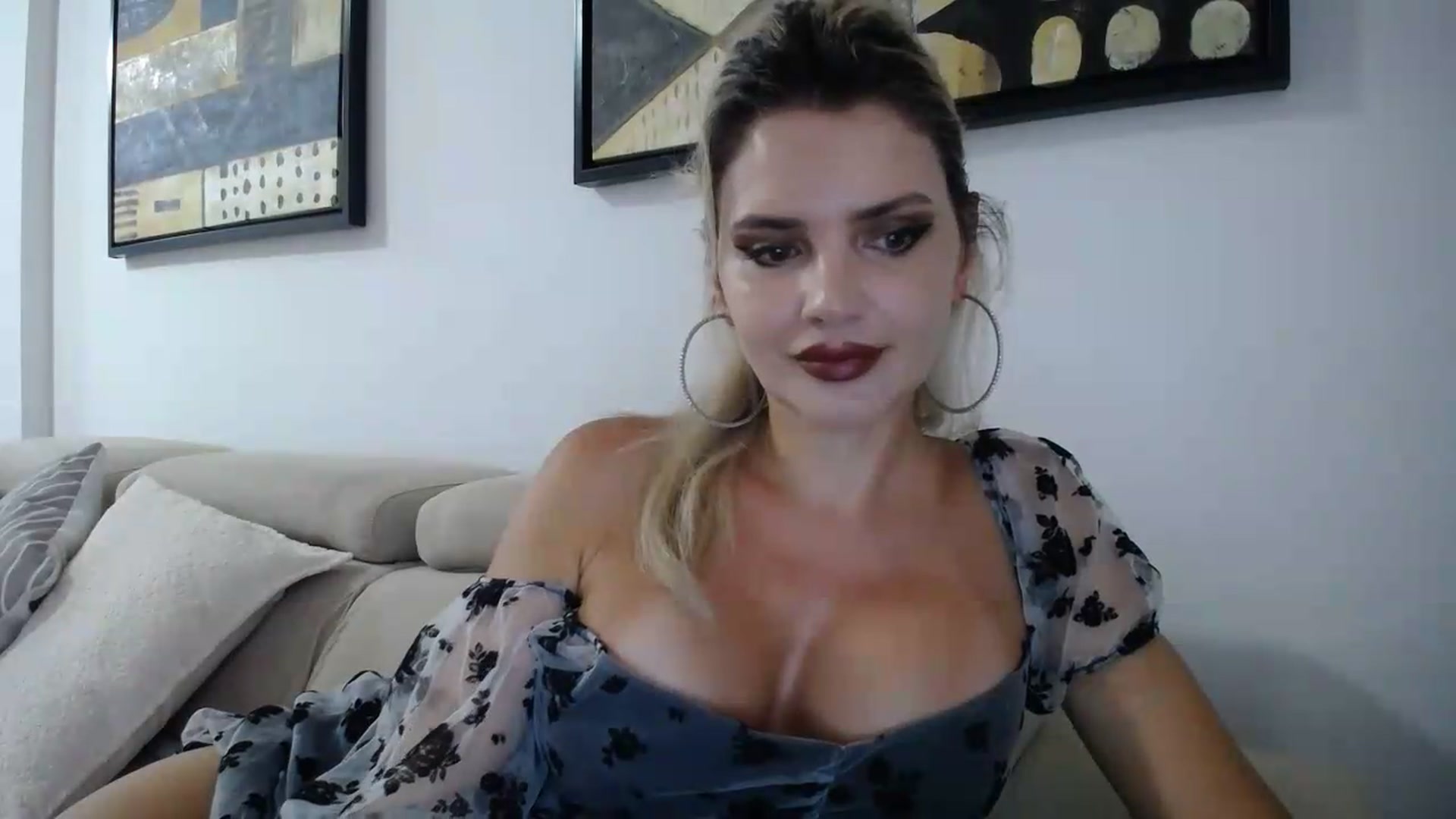 Gallery image thumbnail from Klarita's myfreecams stream on, 06/25/2026, 19:50 image 4 of 20