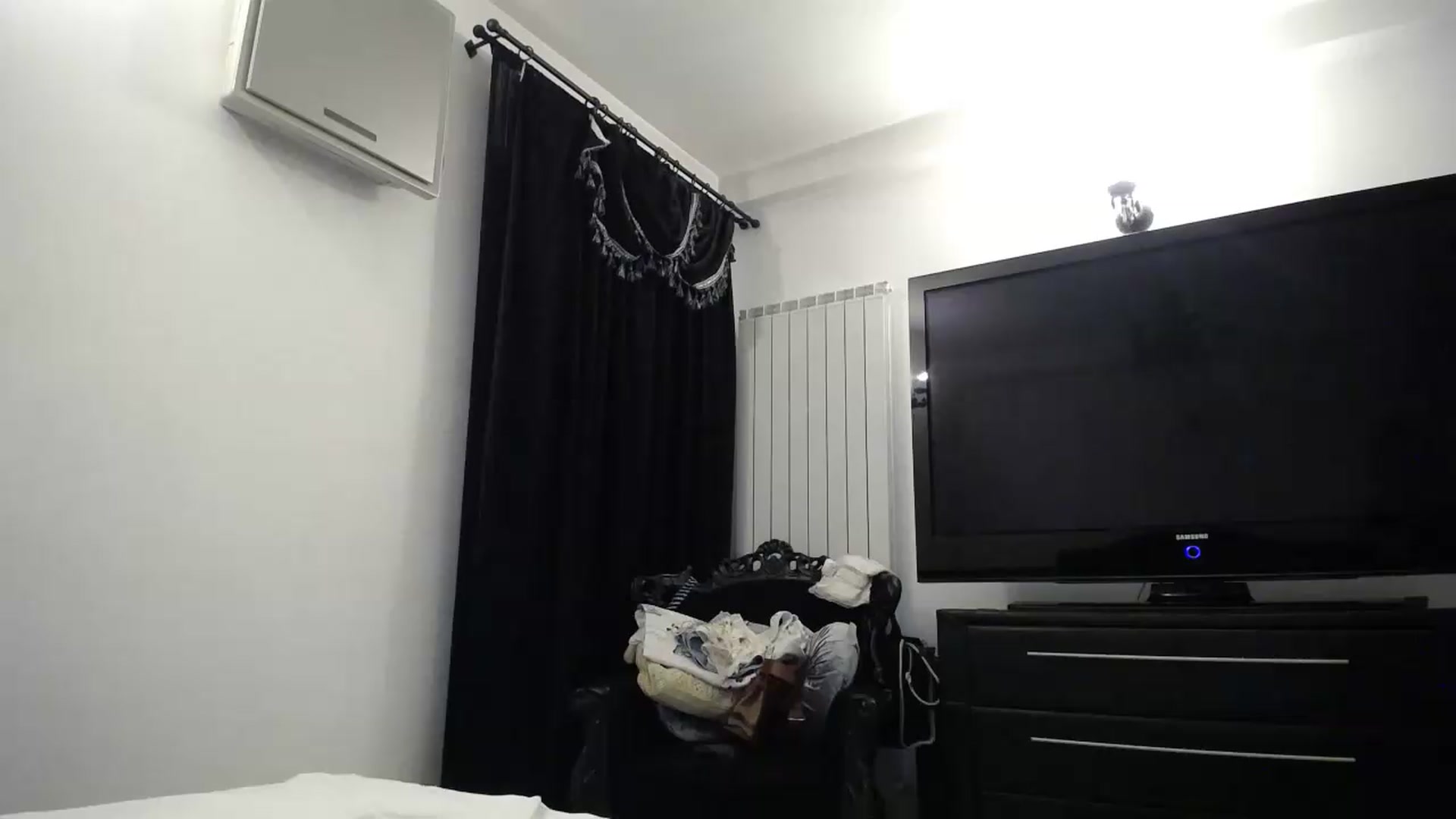 Gallery image thumbnail from Klarita's myfreecams stream on, 07/02/2026, 21:37 image 8 of 20