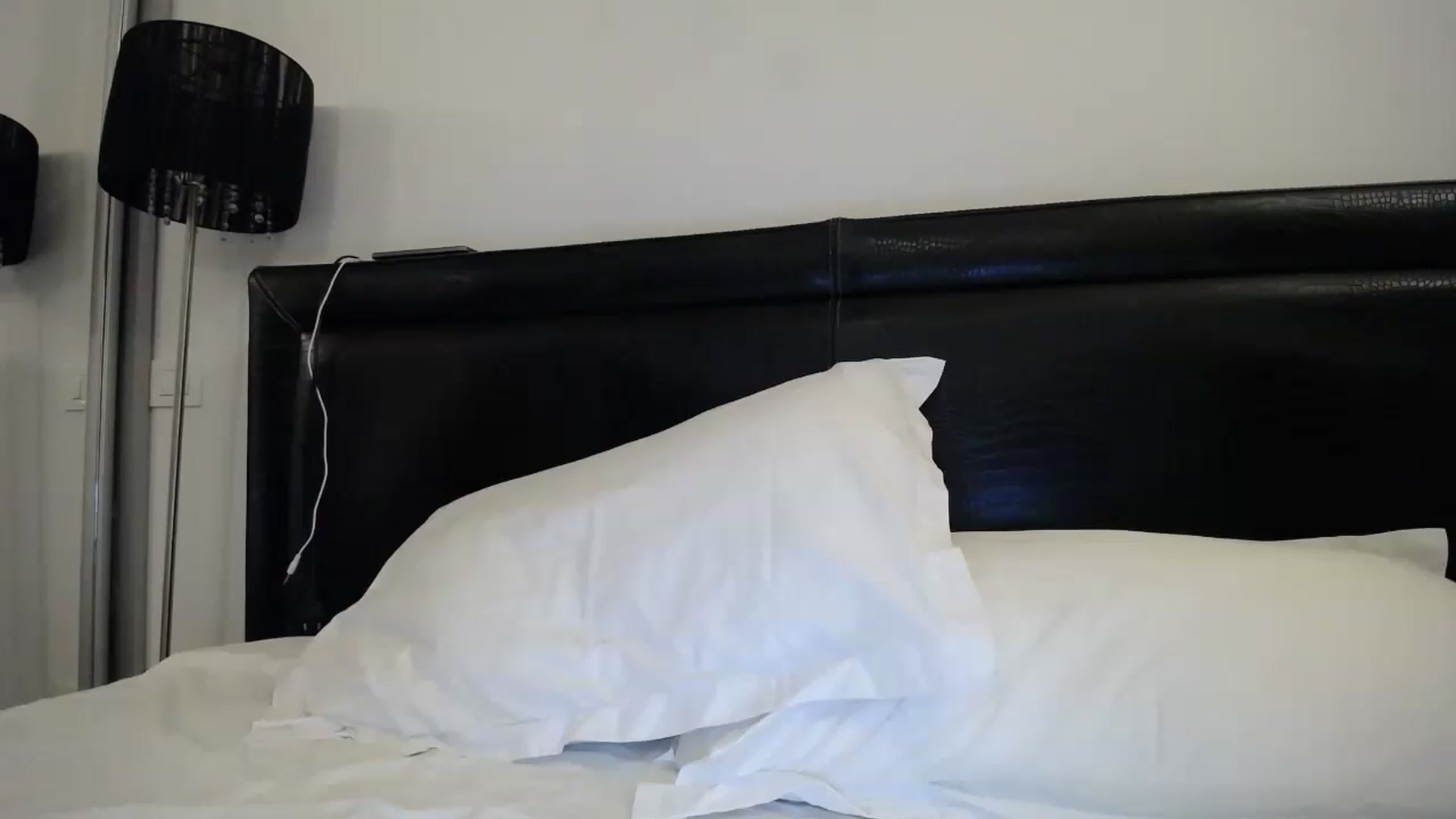 Gallery image thumbnail from Klarita's myfreecams stream on, 07/17/2026, 21:31 image 18 of 20