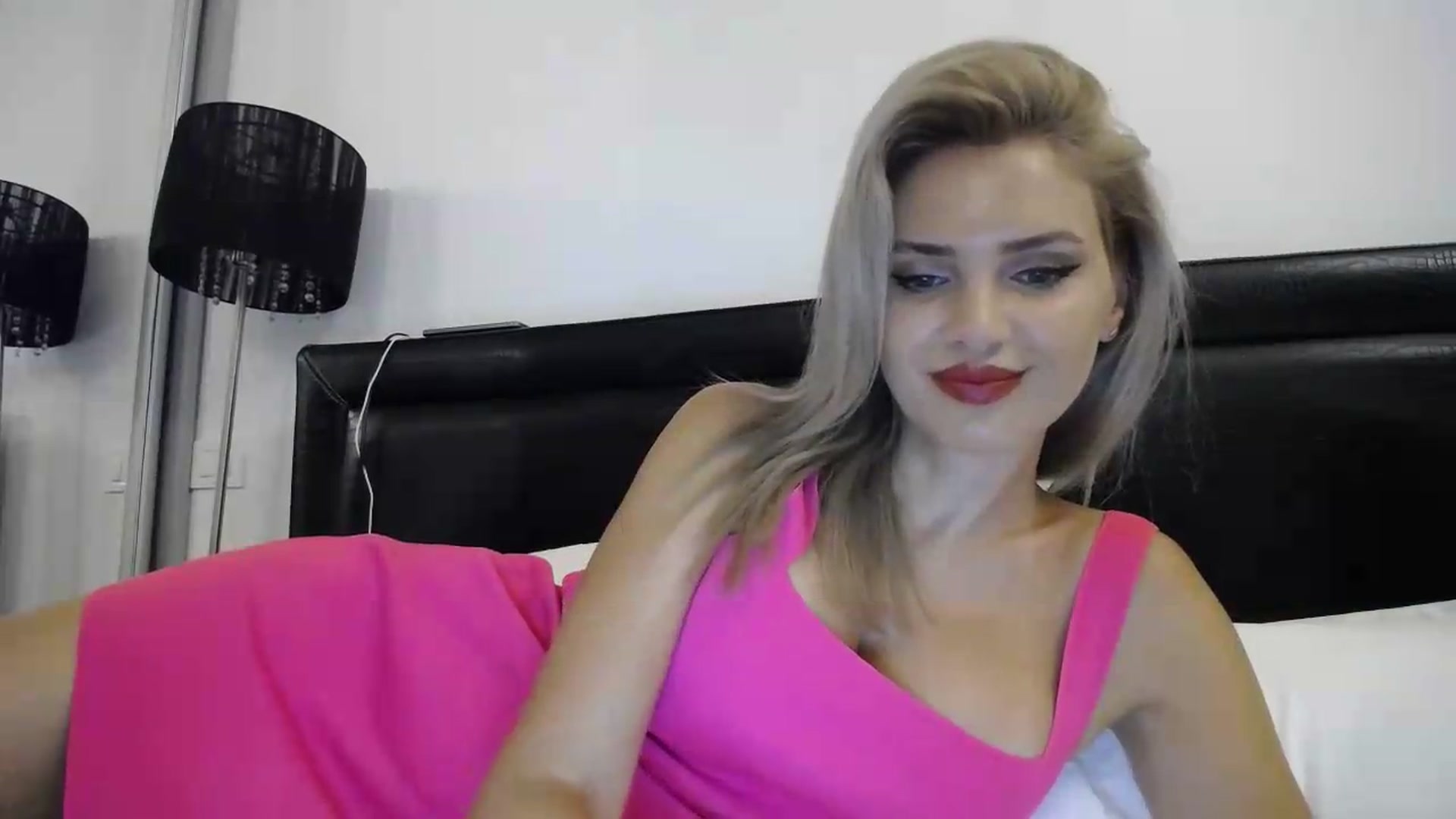 Gallery image thumbnail from Klarita's myfreecams stream on, 07/17/2026, 21:31 image 2 of 20