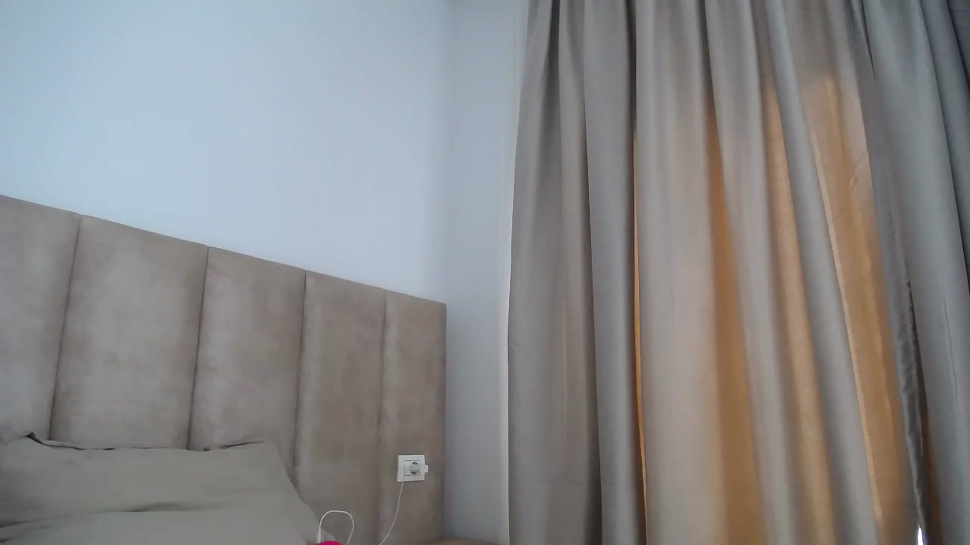 Gallery image thumbnail from Klarita's myfreecams stream on, 07/31/2026, 16:07 image 1 of 20
