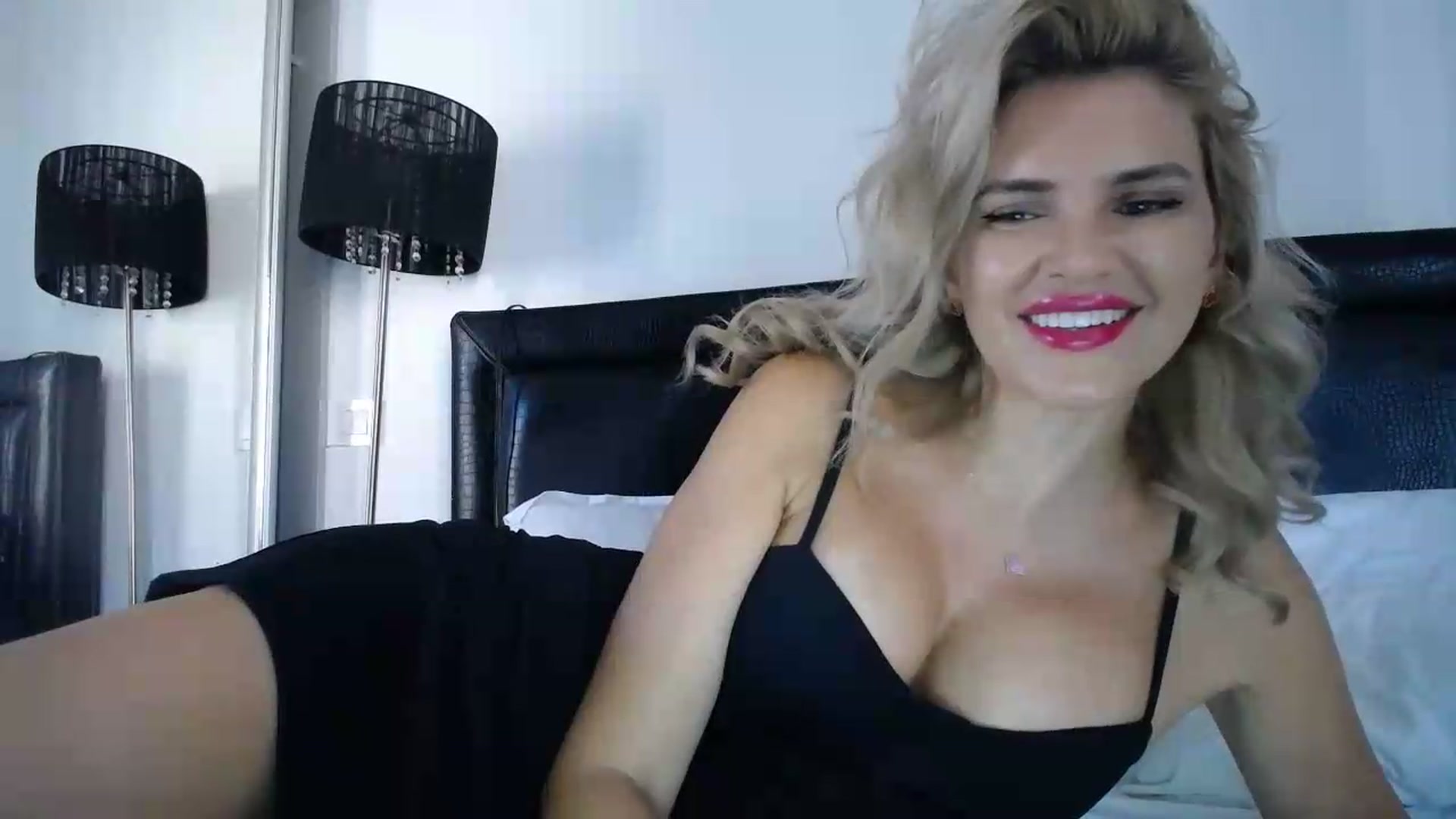 Gallery image thumbnail from Klarita's myfreecams stream on, 08/11/2026, 14:00 image 8 of 20