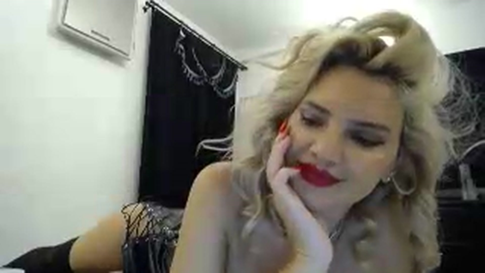 Gallery image thumbnail from Klarita's myfreecams stream on, 09/16/2026, 21:45 image 12 of 20
