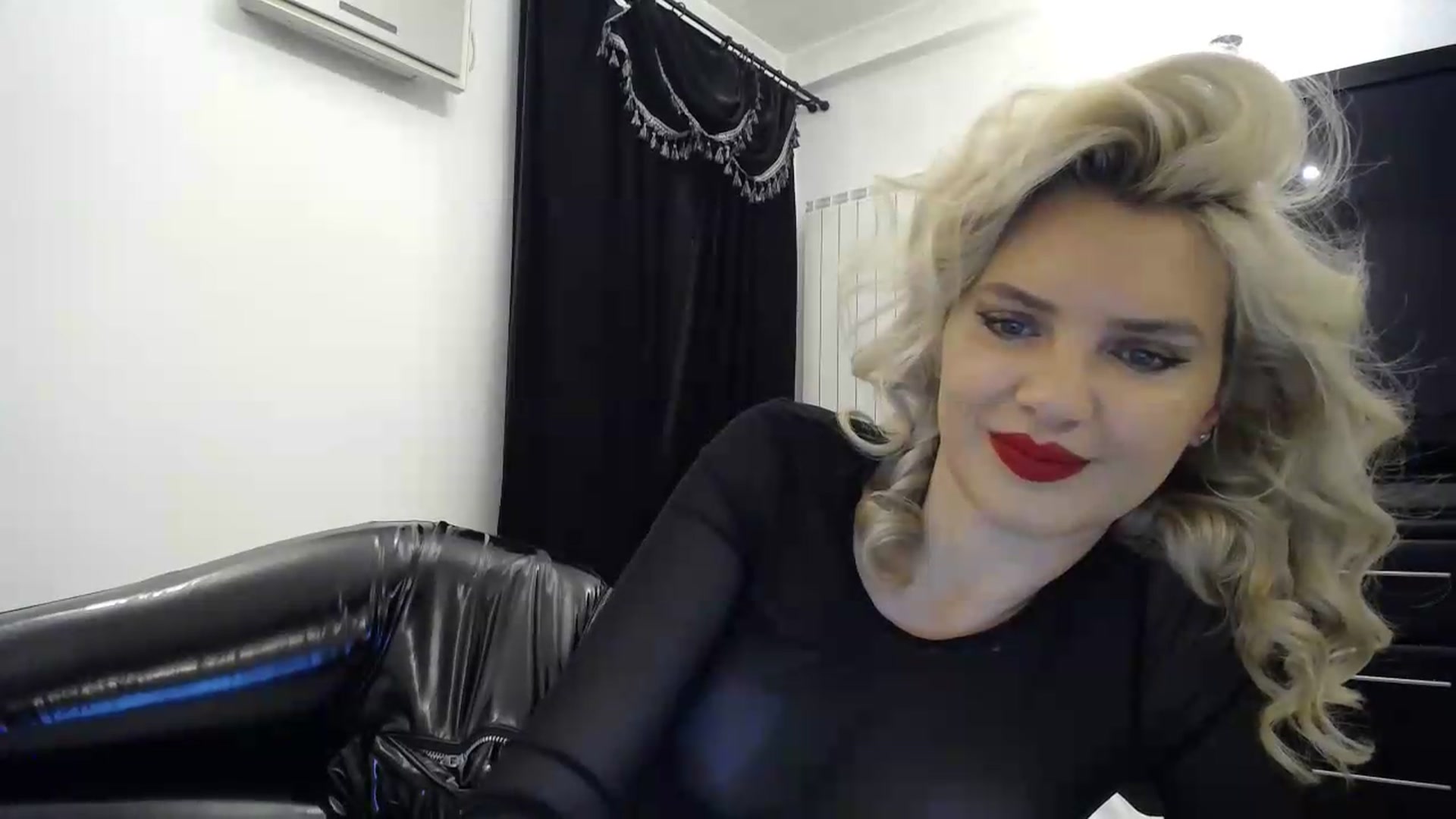 Gallery image thumbnail from Klarita's myfreecams stream on, 09/17/2026, 21:59 image 8 of 20