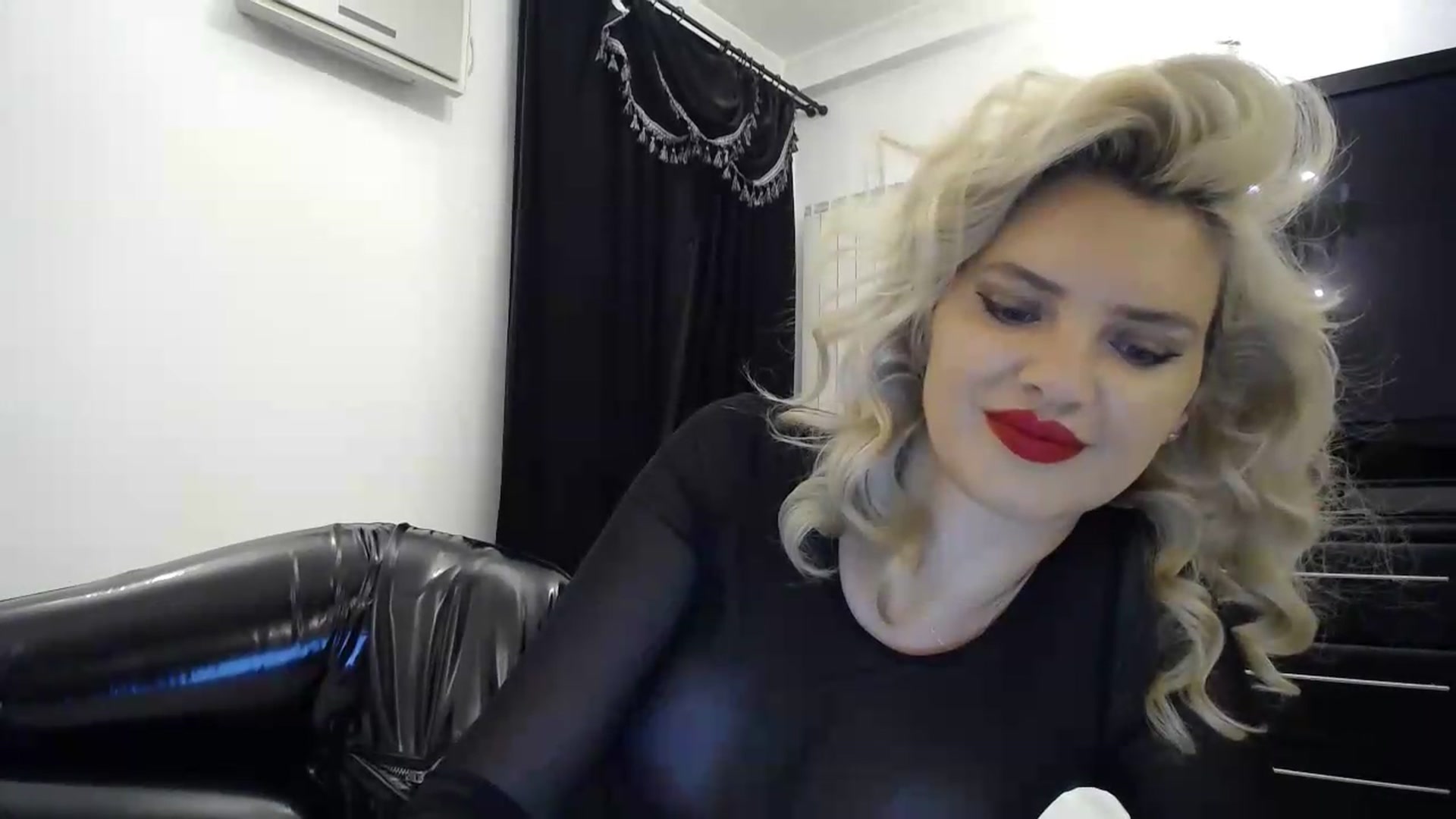 Gallery image thumbnail from Klarita's myfreecams stream on, 09/17/2026, 21:59 image 6 of 20