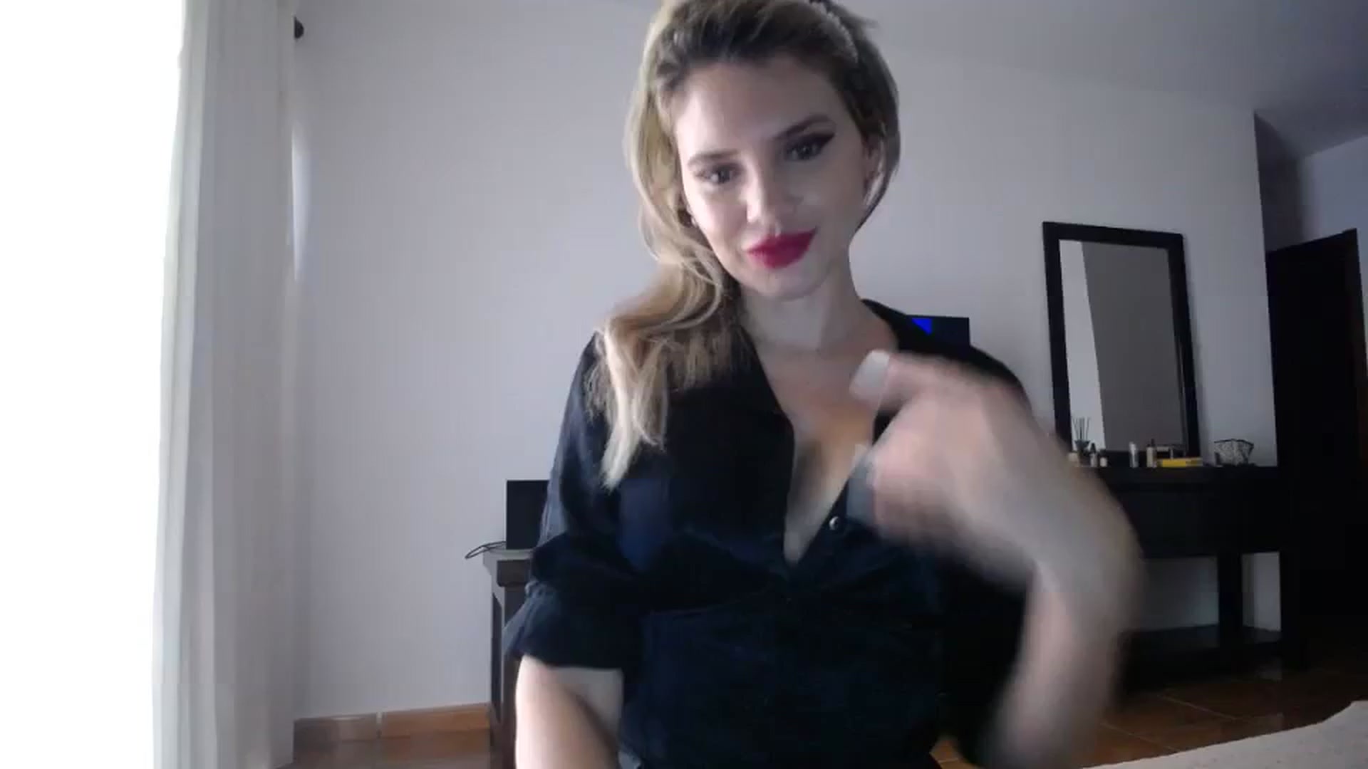 Gallery image thumbnail from Klarita_'s myfreecams stream on, 11/26/2023, 15:06 image 9 of 20