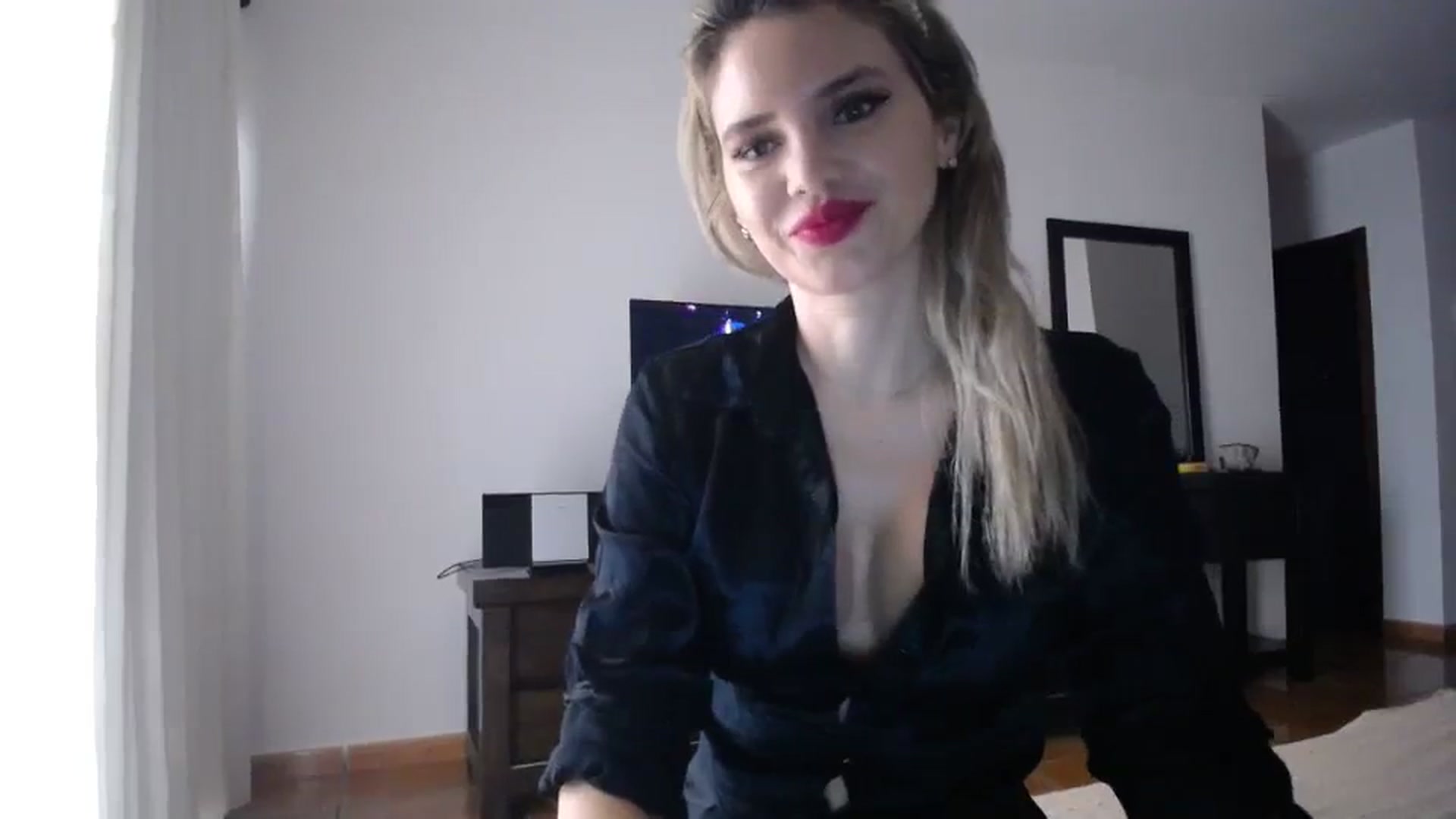 Gallery image thumbnail from Klarita_'s myfreecams stream on, 11/26/2023, 15:06 image 8 of 20