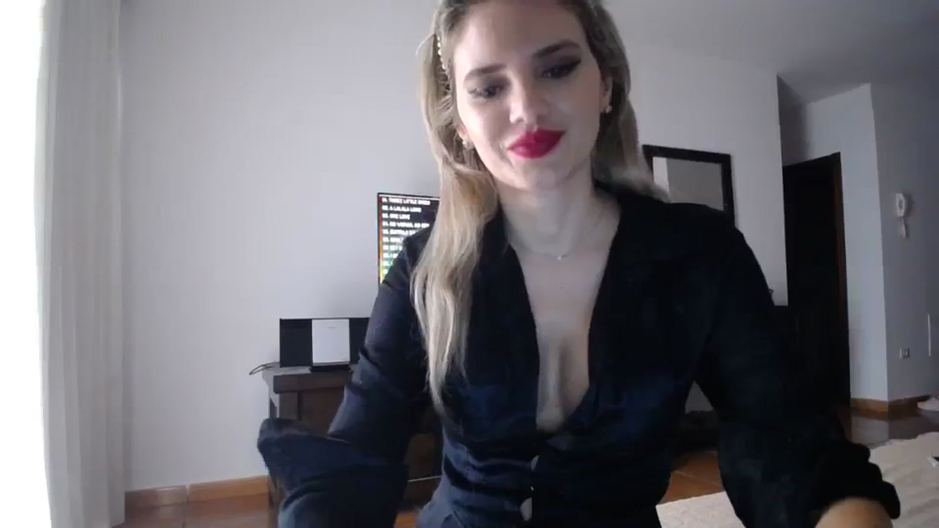 Gallery image thumbnail from Klarita_'s myfreecams stream on, 11/26/2023, 15:06 image 3 of 20