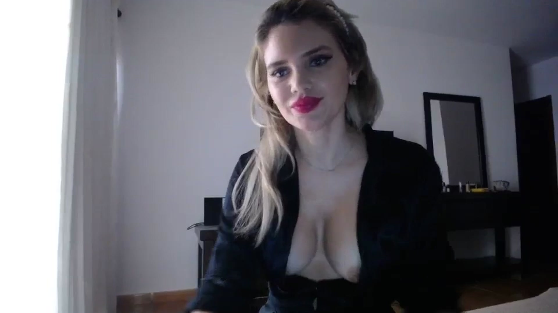 Gallery image thumbnail from Klarita_'s myfreecams stream on, 11/26/2023, 15:06 image 15 of 20