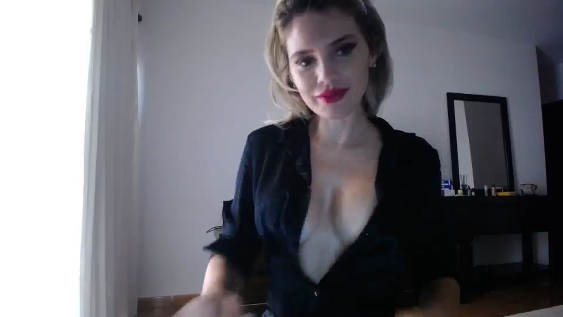 Gallery image thumbnail from Klarita_'s myfreecams stream on, 11/26/2023, 15:06 image 14 of 20