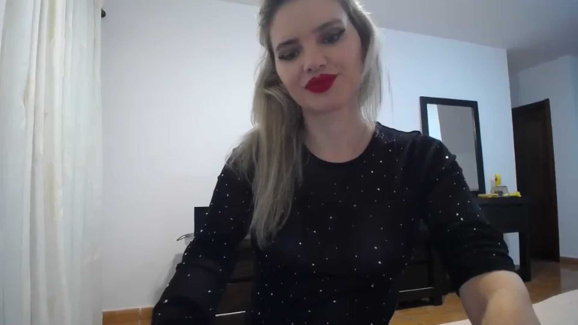Gallery image thumbnail from Klarita_'s myfreecams stream on, 11/28/2023, 22:16 image 2 of 20