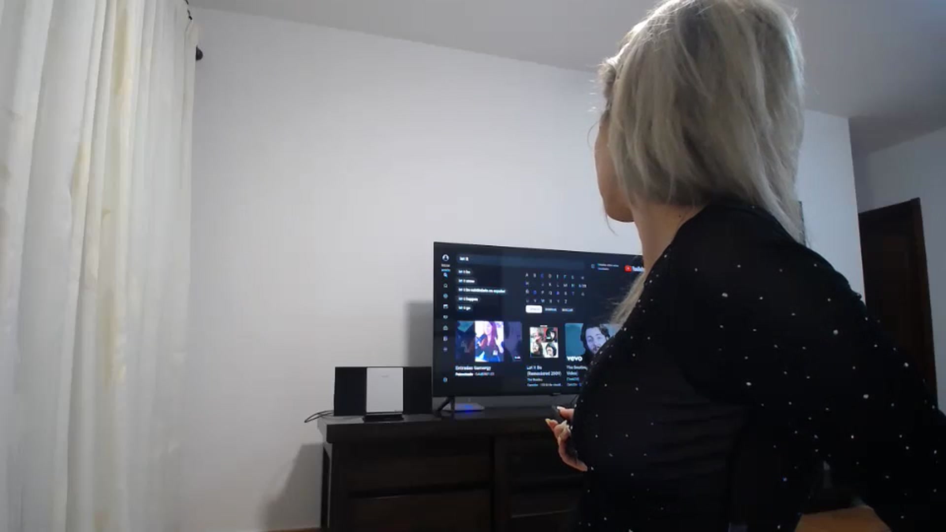 Gallery image thumbnail from Klarita_'s myfreecams stream on, 11/28/2023, 22:16 image 8 of 20