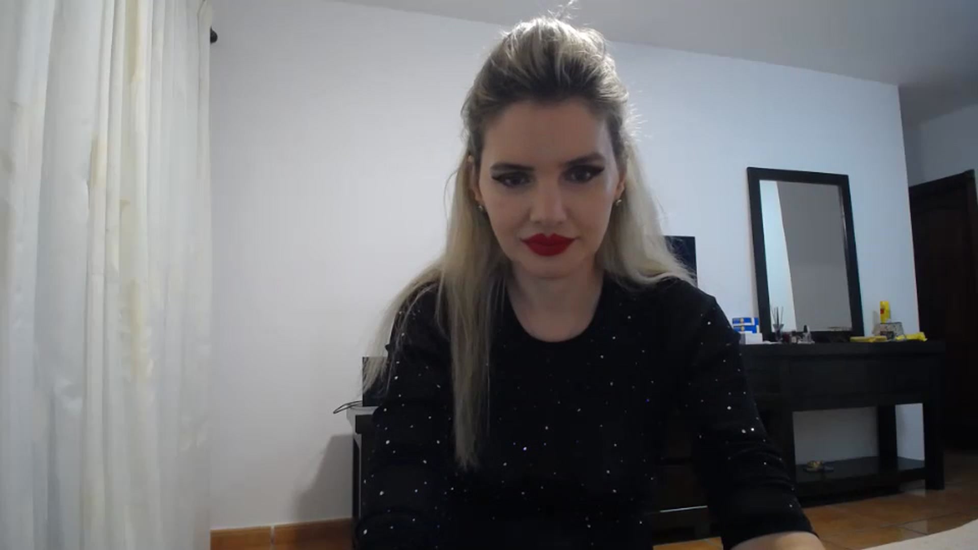 Gallery image thumbnail from Klarita_'s myfreecams stream on, 11/28/2023, 22:16 image 14 of 20