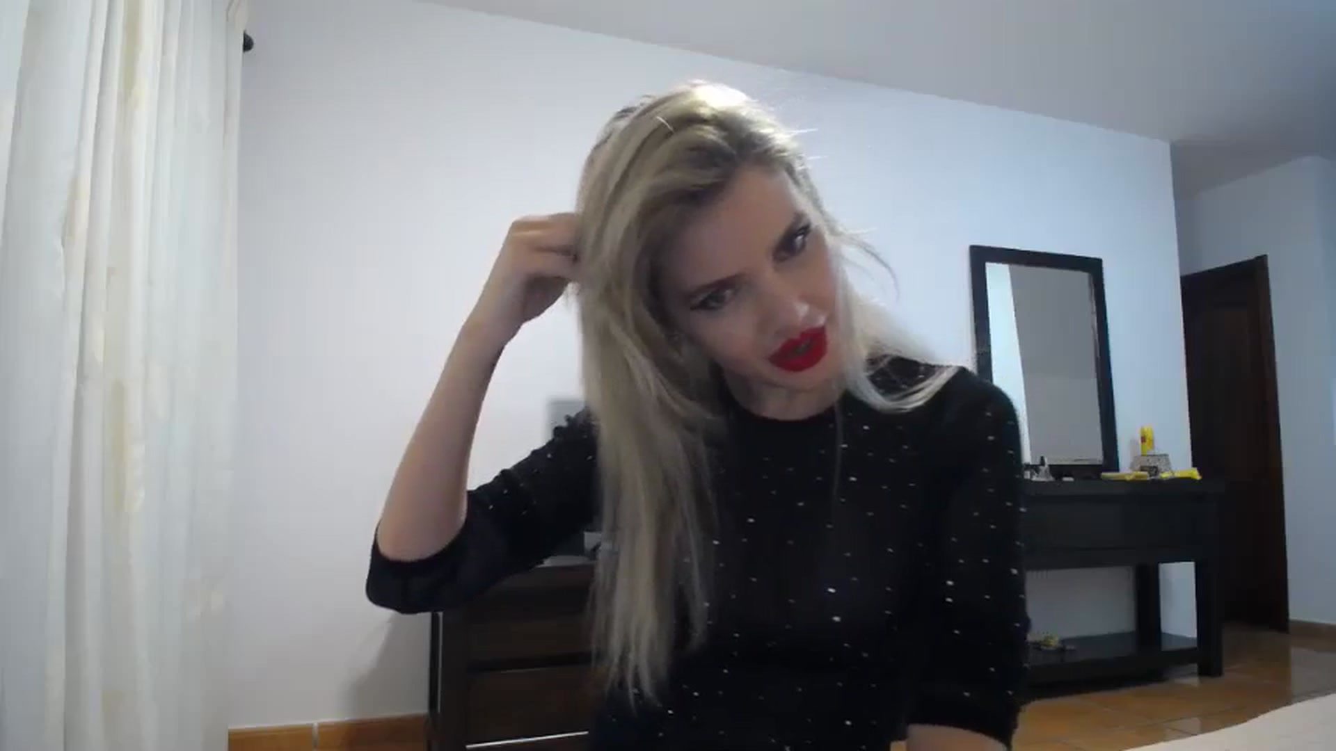 Gallery image thumbnail from Klarita_'s myfreecams stream on, 11/28/2023, 22:16 image 5 of 20