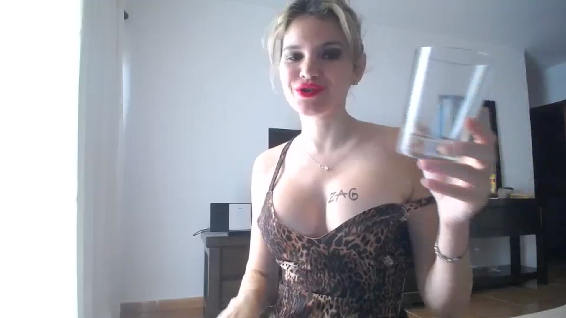 Gallery image thumbnail from Klarita_'s myfreecams stream on, 12/02/2023, 15:46 image 13 of 20