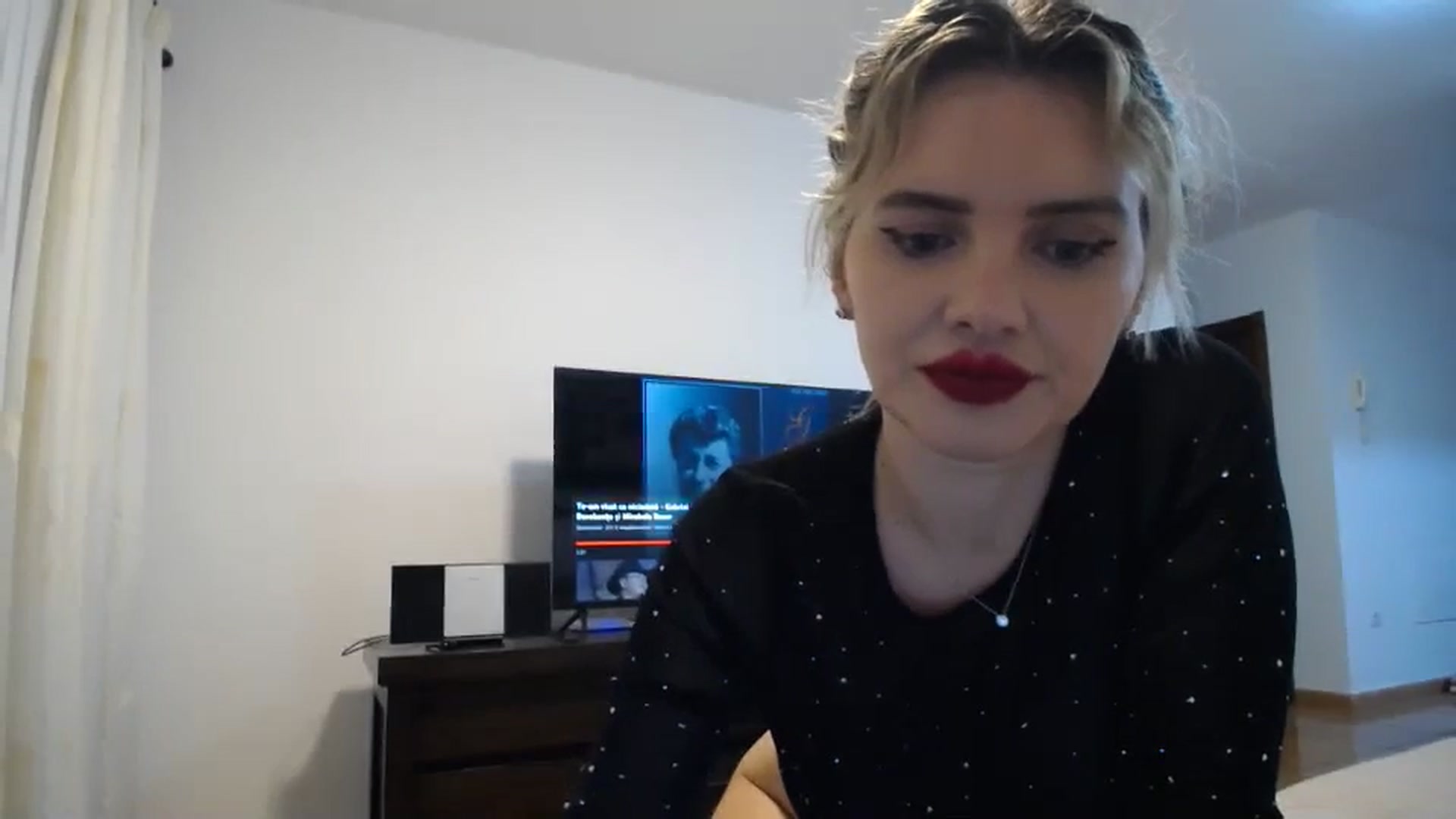 Gallery image thumbnail from Klarita_'s myfreecams stream on, 12/14/2023, 22:23 image 17 of 20