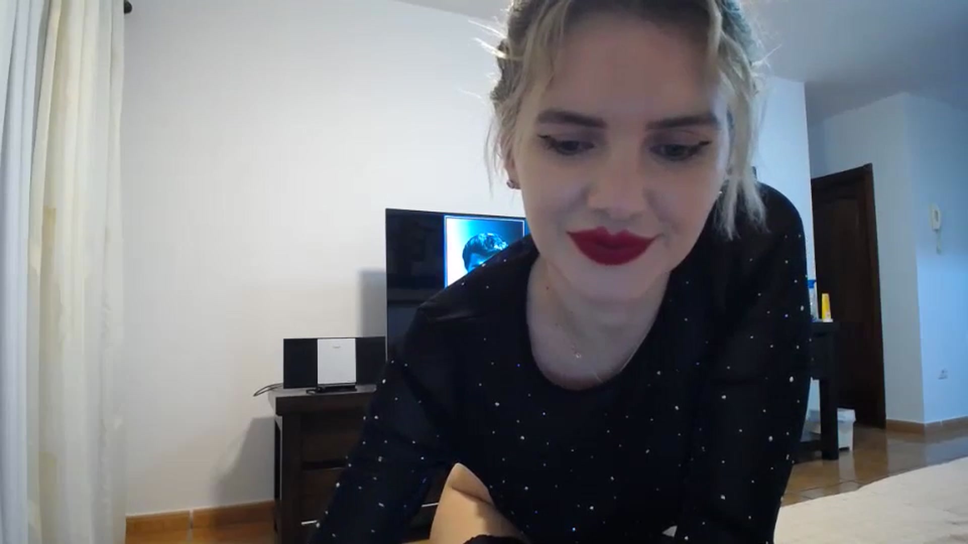 Gallery image thumbnail from Klarita_'s myfreecams stream on, 12/14/2023, 22:23 image 7 of 20