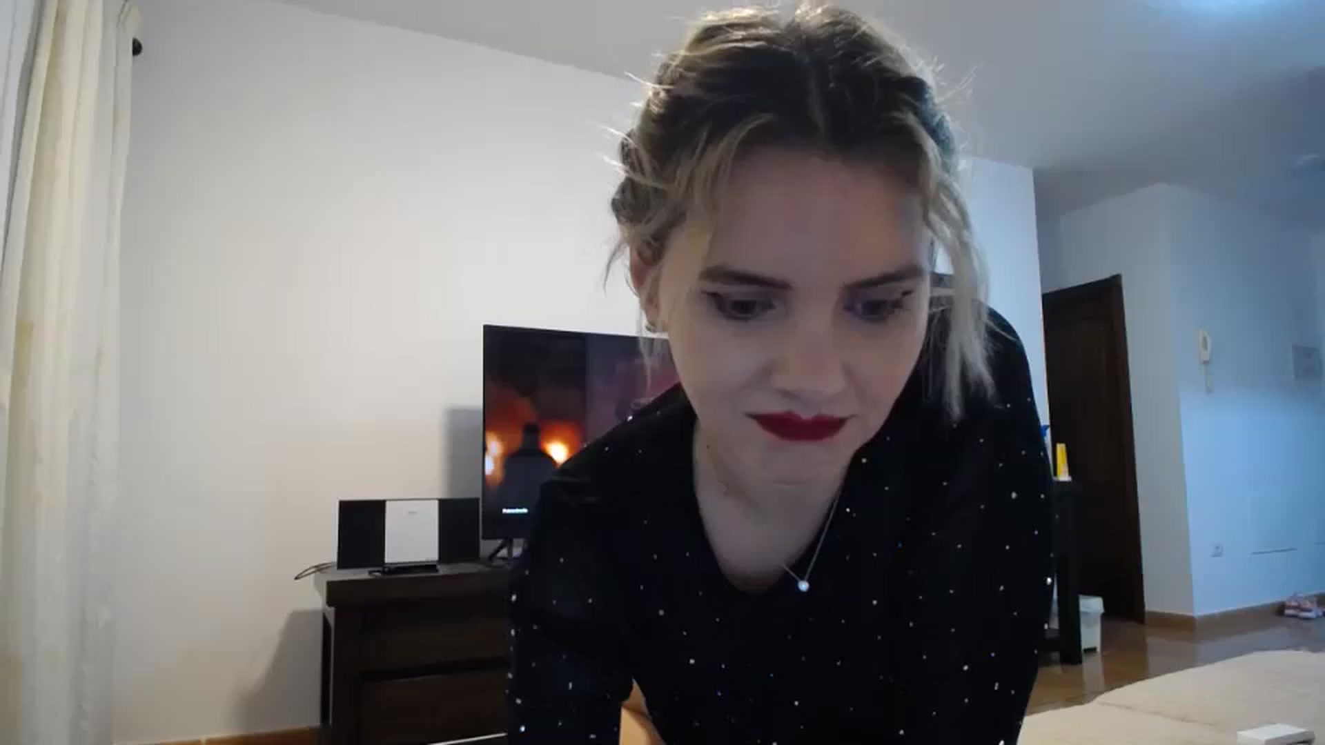 Gallery image thumbnail from Klarita_'s myfreecams stream on, 12/14/2023, 22:23 image 3 of 20