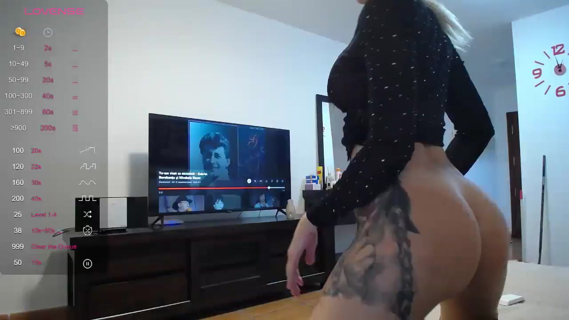 Gallery image thumbnail from Klarita_'s myfreecams stream on, 12/14/2023, 23:14 image 15 of 20