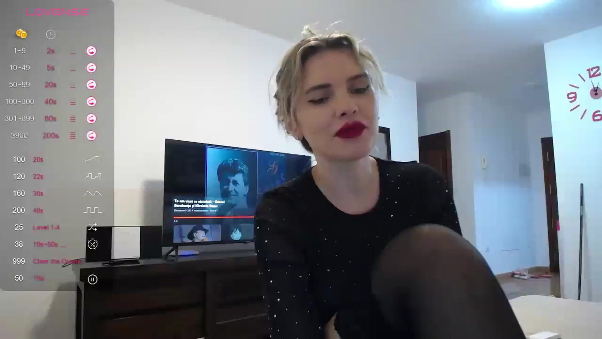 Gallery image thumbnail from Klarita_'s myfreecams stream on, 12/14/2023, 23:14 image 1 of 20
