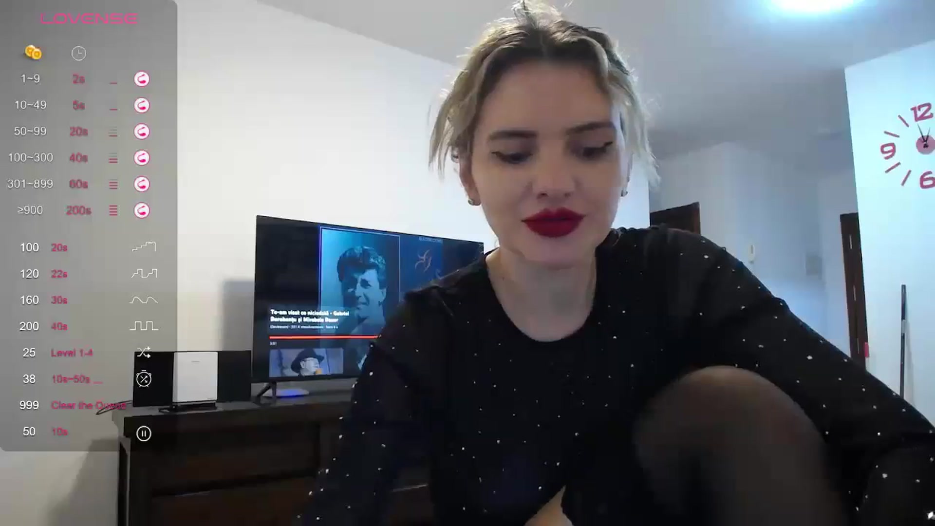 Gallery image thumbnail from Klarita_'s myfreecams stream on, 12/14/2023, 23:14 image 2 of 20