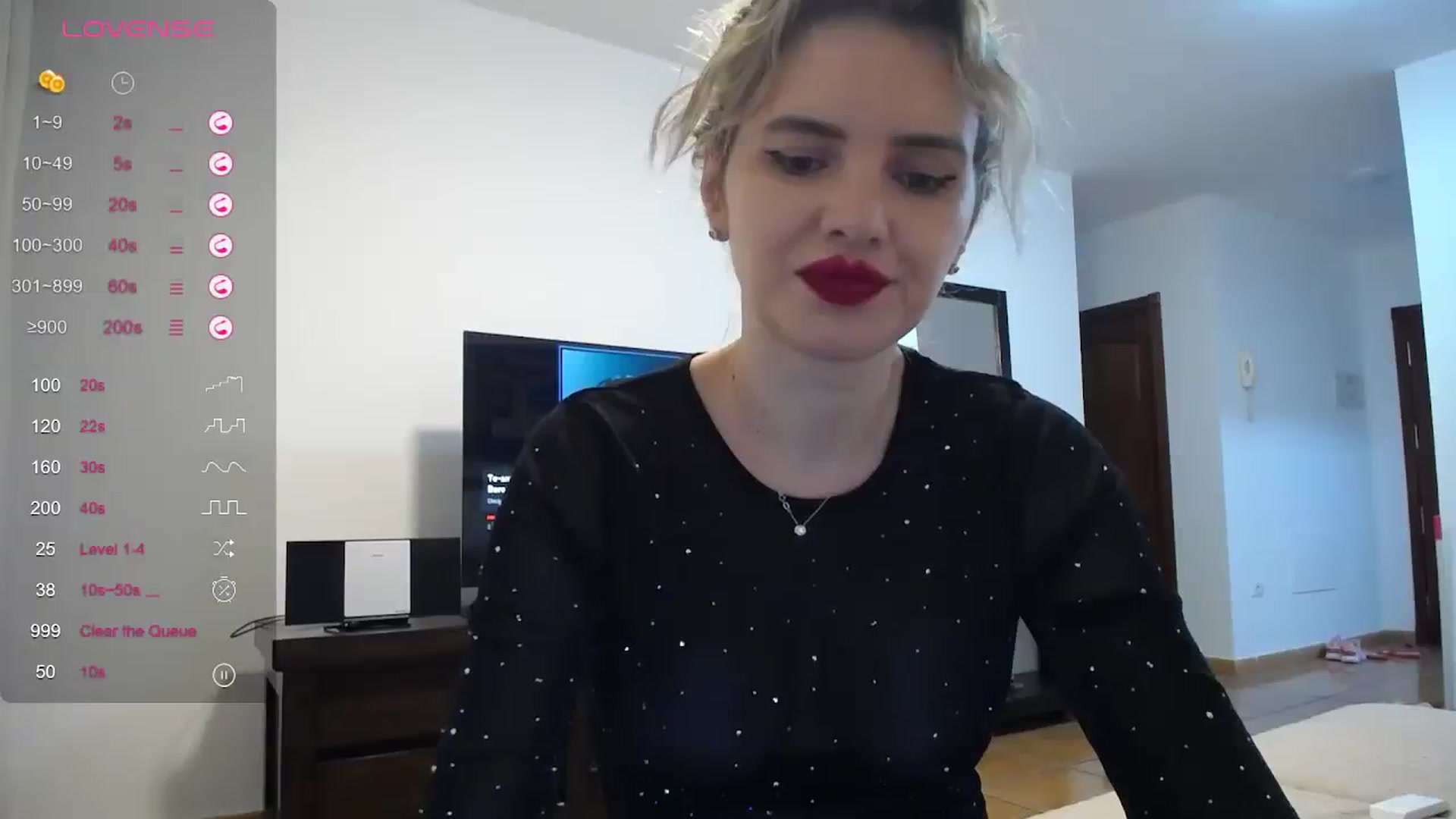 Gallery image thumbnail from Klarita_'s myfreecams stream on, 12/14/2023, 23:14 image 11 of 20
