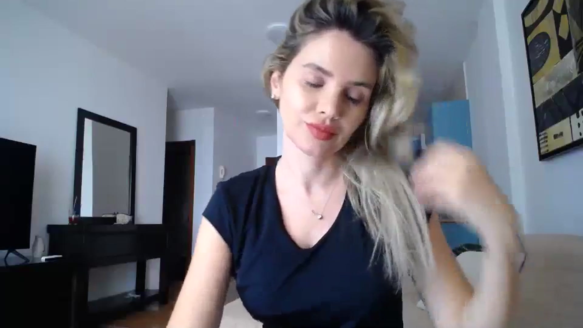 Gallery image thumbnail from Klarita_'s myfreecams stream on, 12/18/2023, 14:27 image 19 of 20