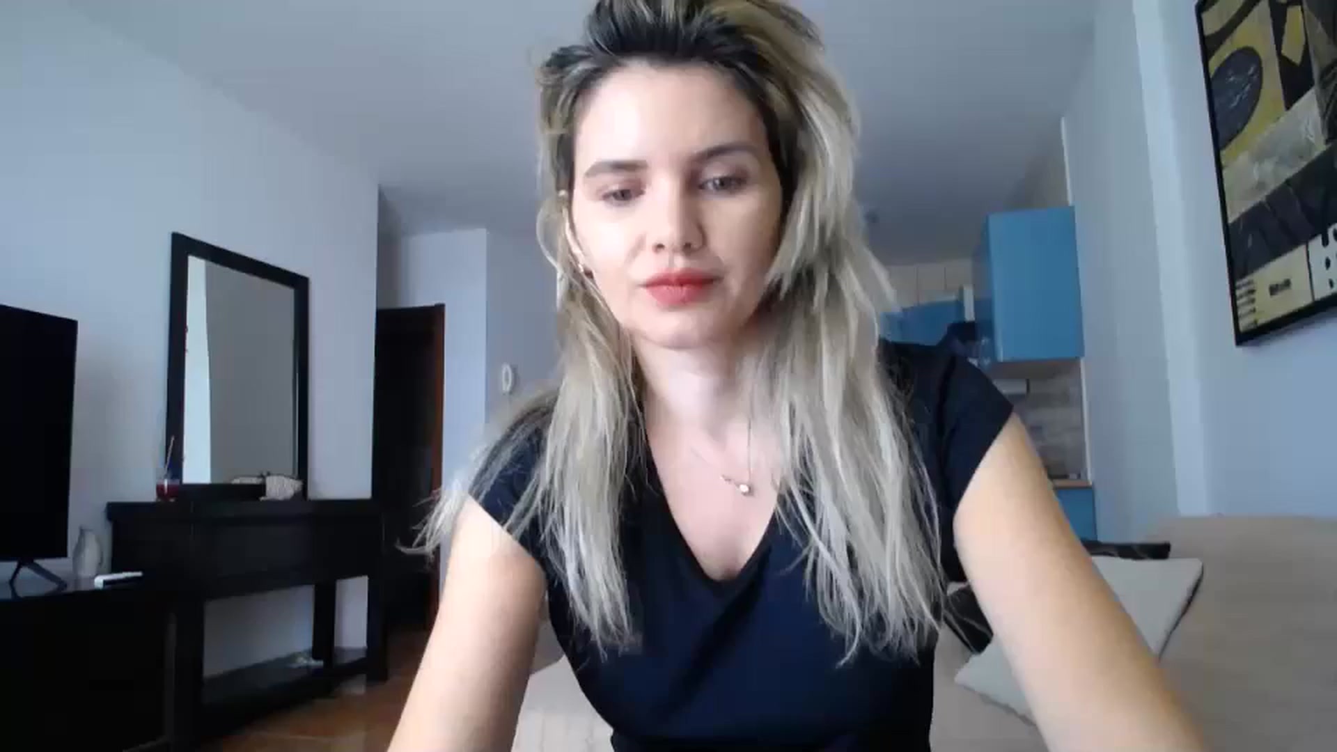 Gallery image thumbnail from Klarita_'s myfreecams stream on, 12/18/2023, 14:27 image 18 of 20