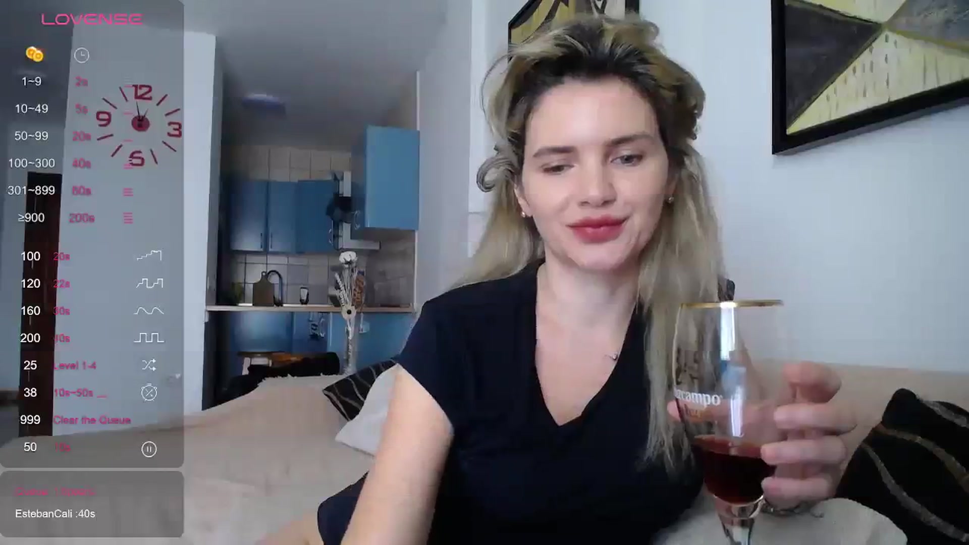 Gallery image thumbnail from Klarita_'s myfreecams stream on, 12/18/2023, 15:09 image 17 of 20