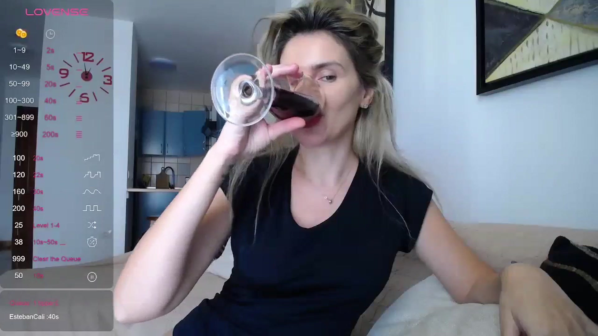 Gallery image thumbnail from Klarita_'s myfreecams stream on, 12/18/2023, 15:09 image 13 of 20