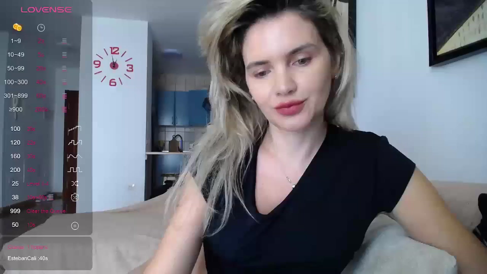 Gallery image thumbnail from Klarita_'s myfreecams stream on, 12/18/2023, 15:09 image 3 of 20