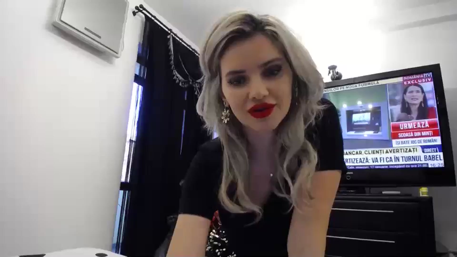 Gallery image thumbnail from Klarita_'s myfreecams stream on, 12/23/2023, 15:21 image 5 of 20