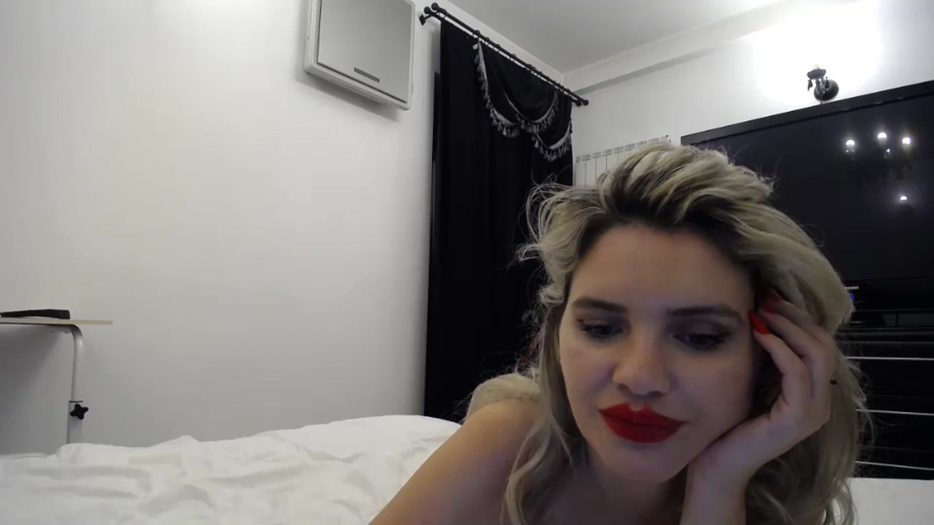 Gallery image thumbnail from Klarita_'s myfreecams stream on, 12/27/2023, 24:01 image 20 of 20
