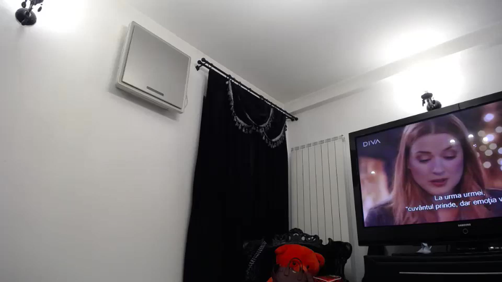 Gallery image thumbnail from Klarita_'s myfreecams stream on, 01/09/2024, 22:30 image 17 of 20