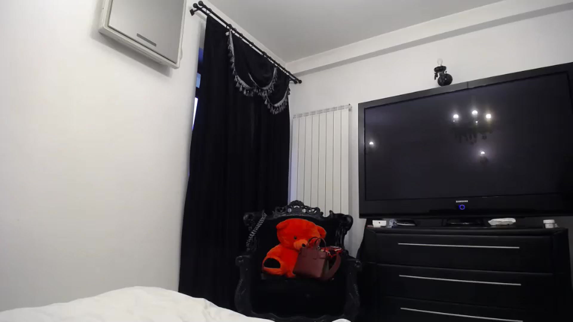 Gallery image thumbnail from Klarita_'s myfreecams stream on, 01/12/2024, 15:03 image 20 of 20