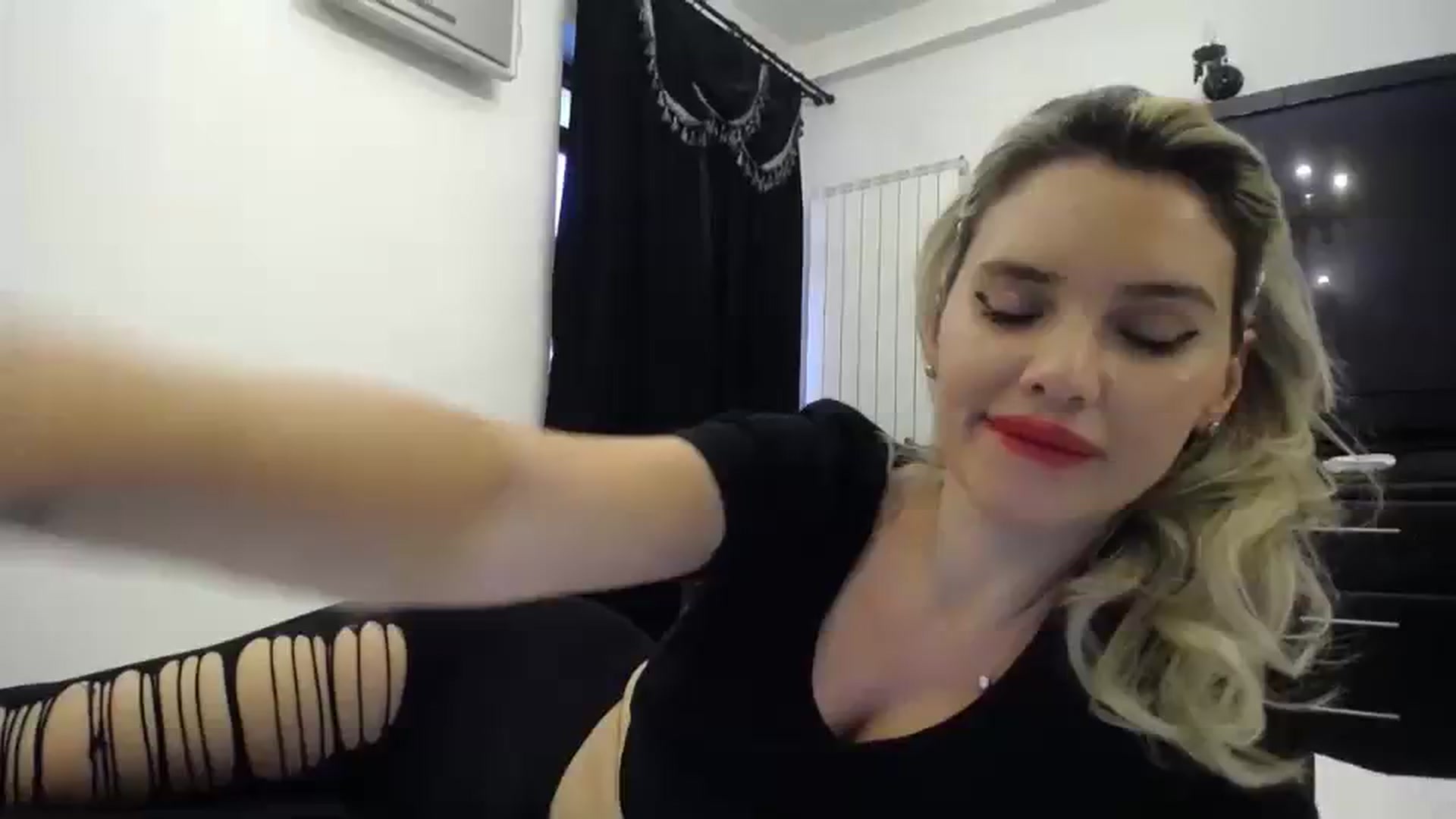 Gallery image thumbnail from Klarita_'s myfreecams stream on, 01/12/2024, 15:03 image 3 of 20