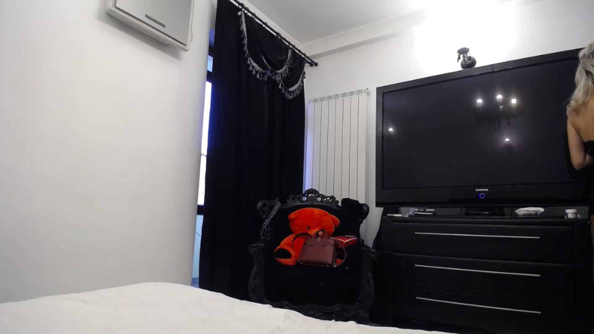 Gallery image thumbnail from Klarita_'s myfreecams stream on, 01/13/2024, 14:59 image 15 of 20