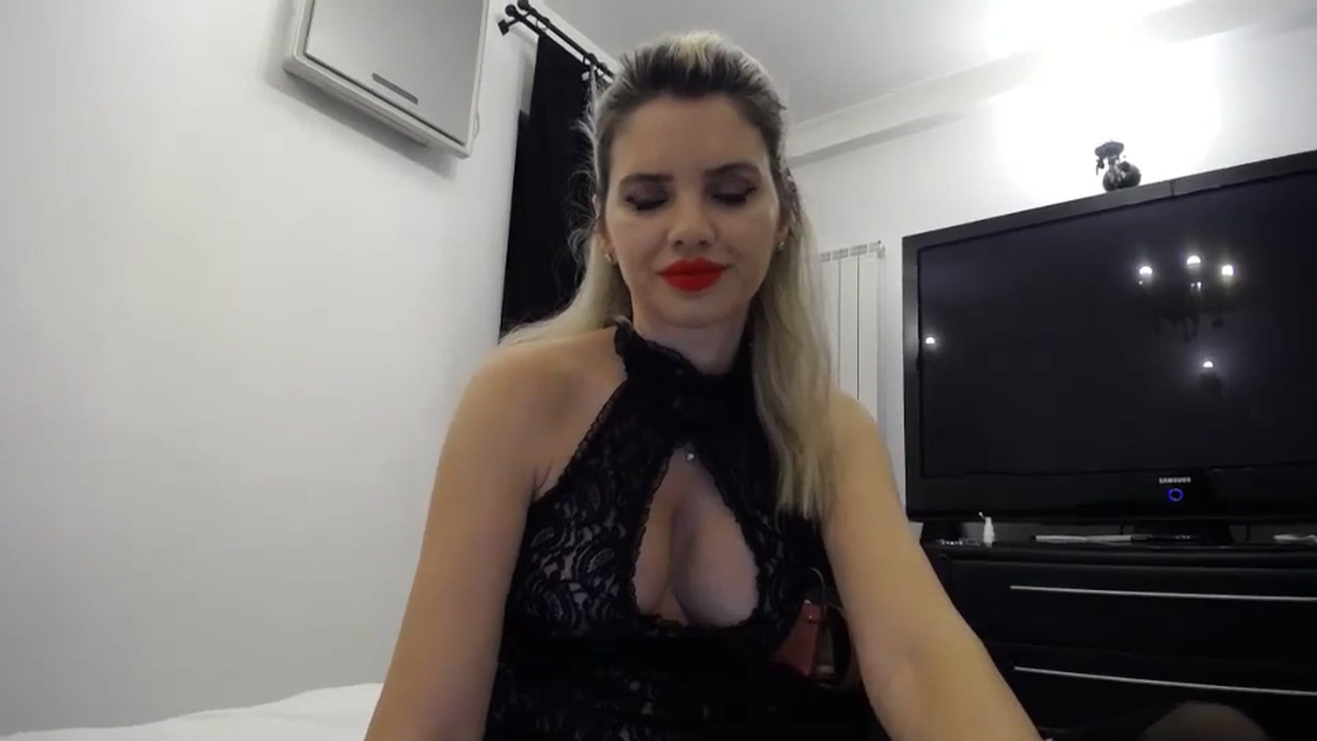 Gallery image thumbnail from Klarita_'s myfreecams stream on, 01/18/2024, 22:07 image 6 of 20