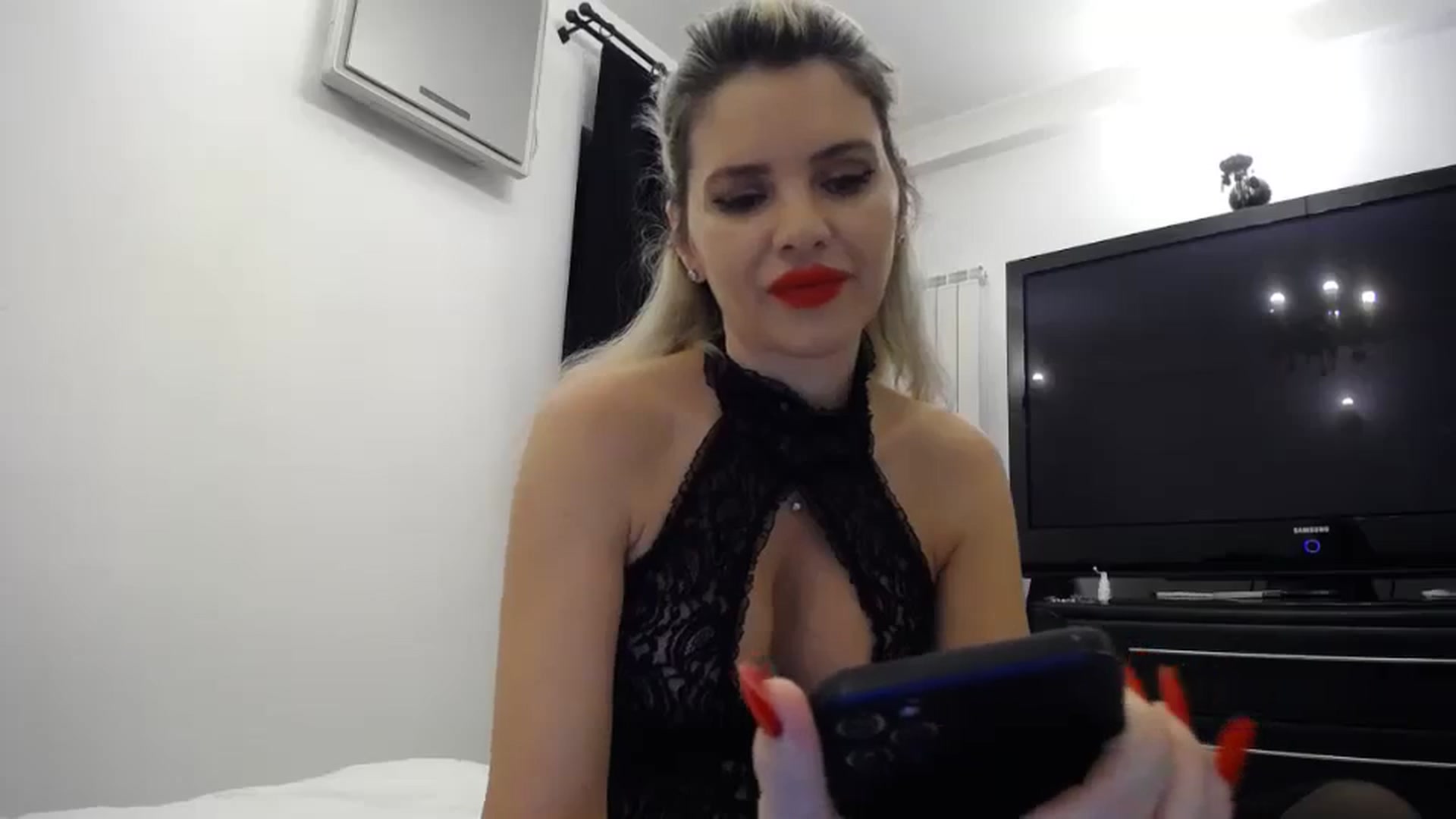 Gallery image thumbnail from Klarita_'s myfreecams stream on, 01/18/2024, 22:07 image 4 of 20