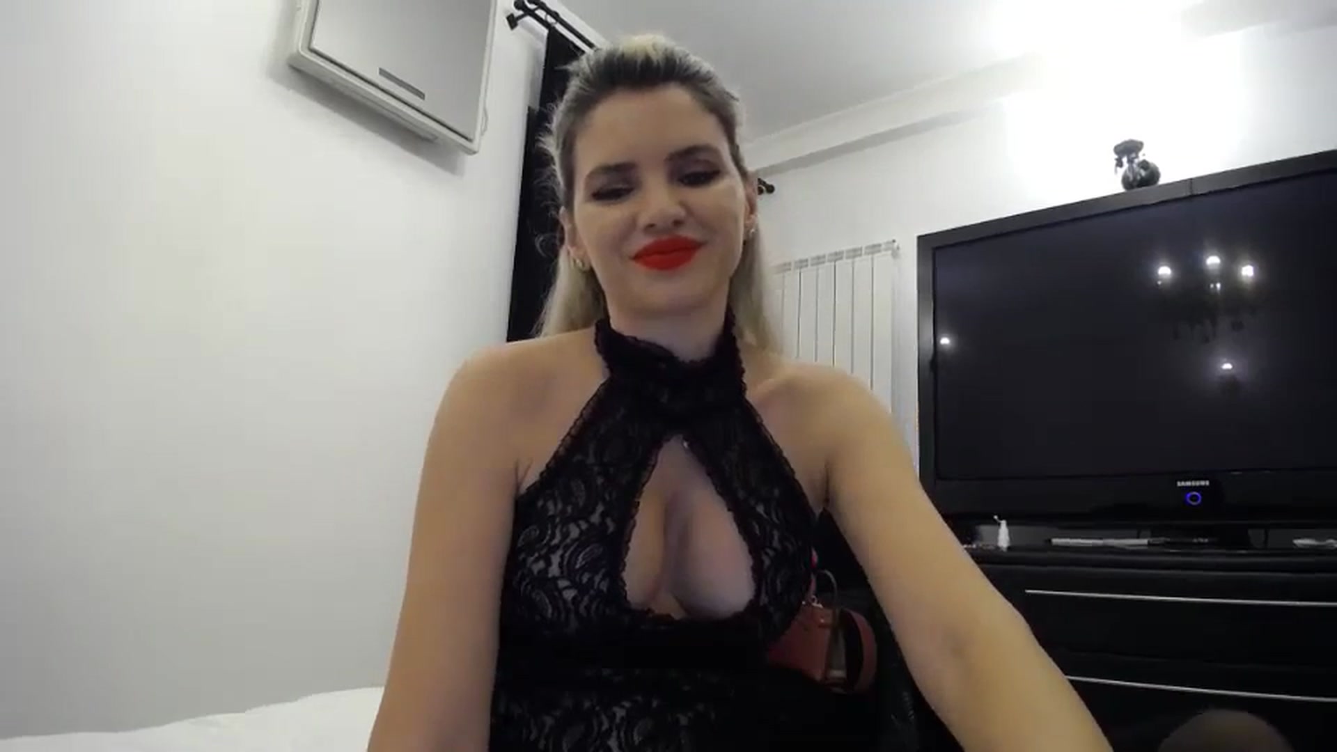 Gallery image thumbnail from Klarita_'s myfreecams stream on, 01/18/2024, 22:07 image 9 of 20