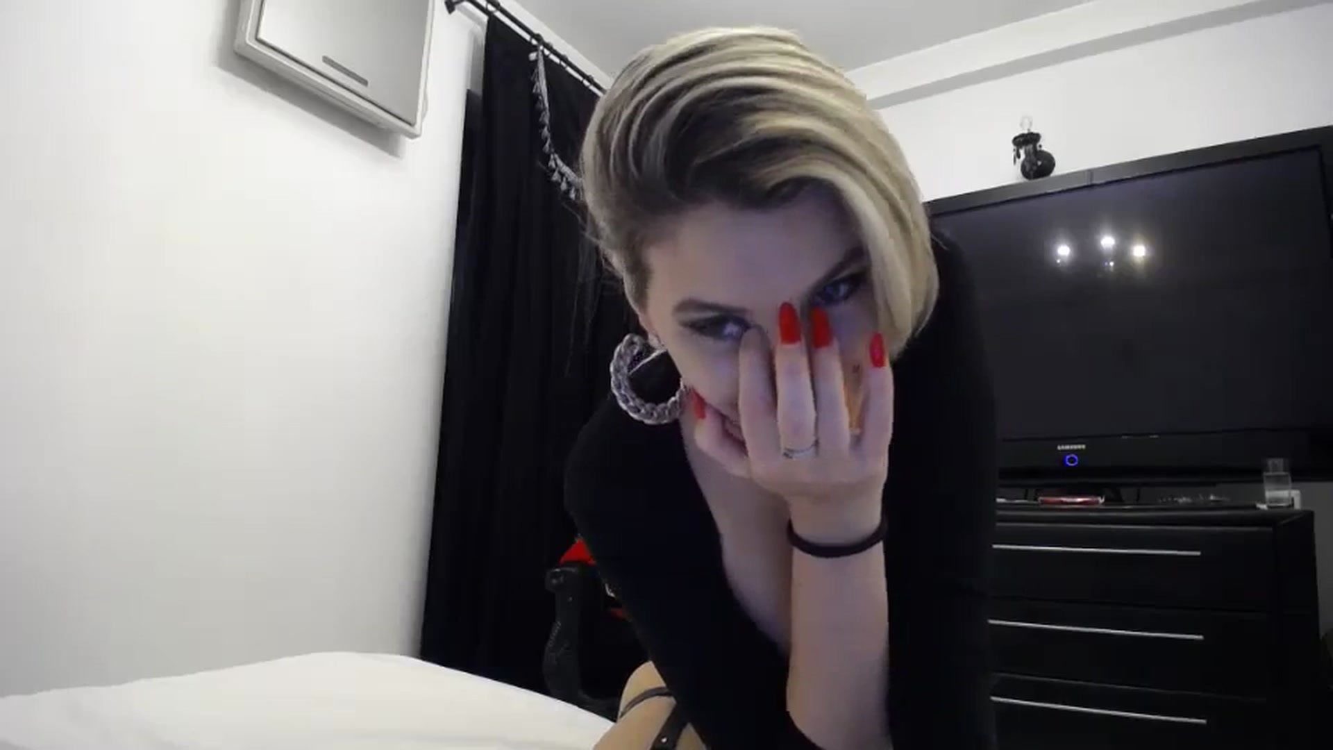 Gallery image thumbnail from Klarita_'s myfreecams stream on, 01/23/2024, 22:20 image 3 of 20