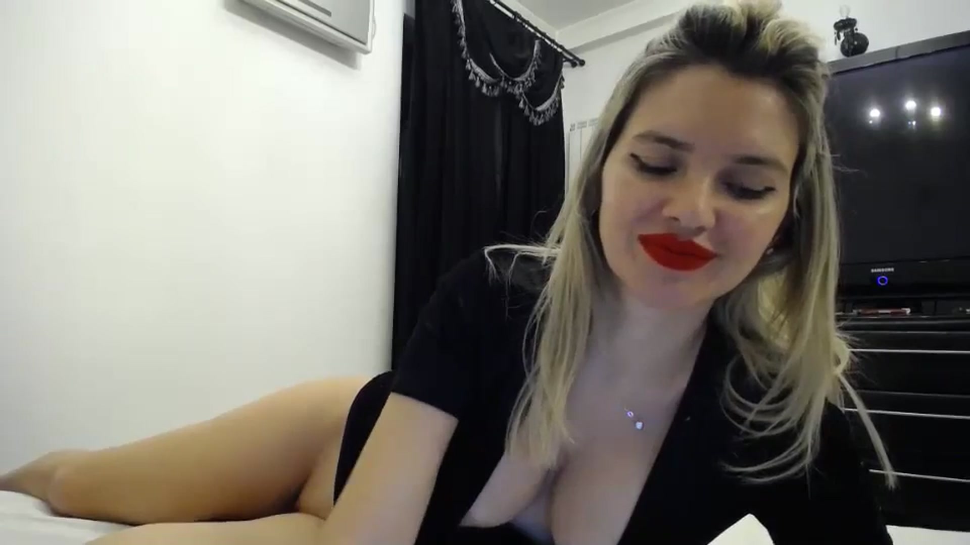 Gallery image thumbnail from Klarita_'s myfreecams stream on, 01/24/2024, 22:15 image 10 of 20