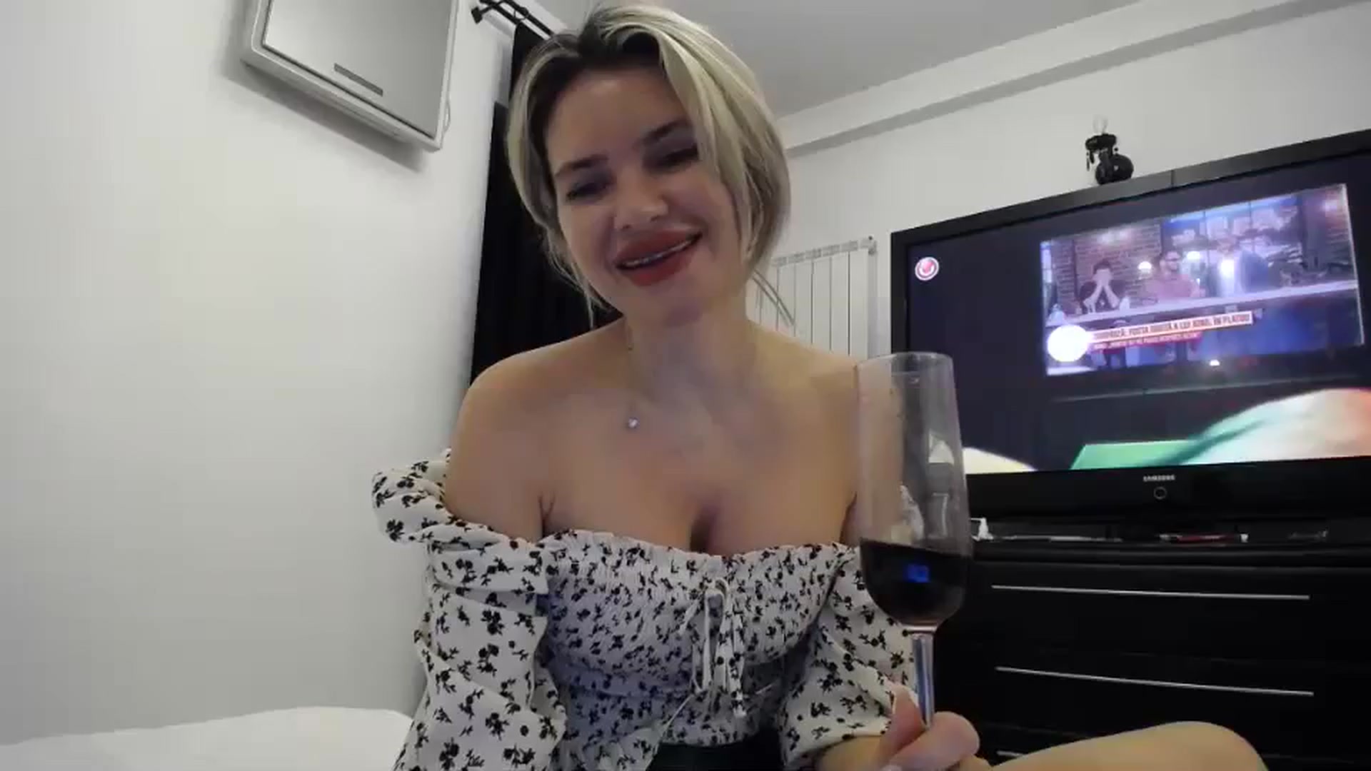 Gallery image thumbnail from Klarita_'s myfreecams stream on, 01/25/2024, 22:35 image 1 of 20