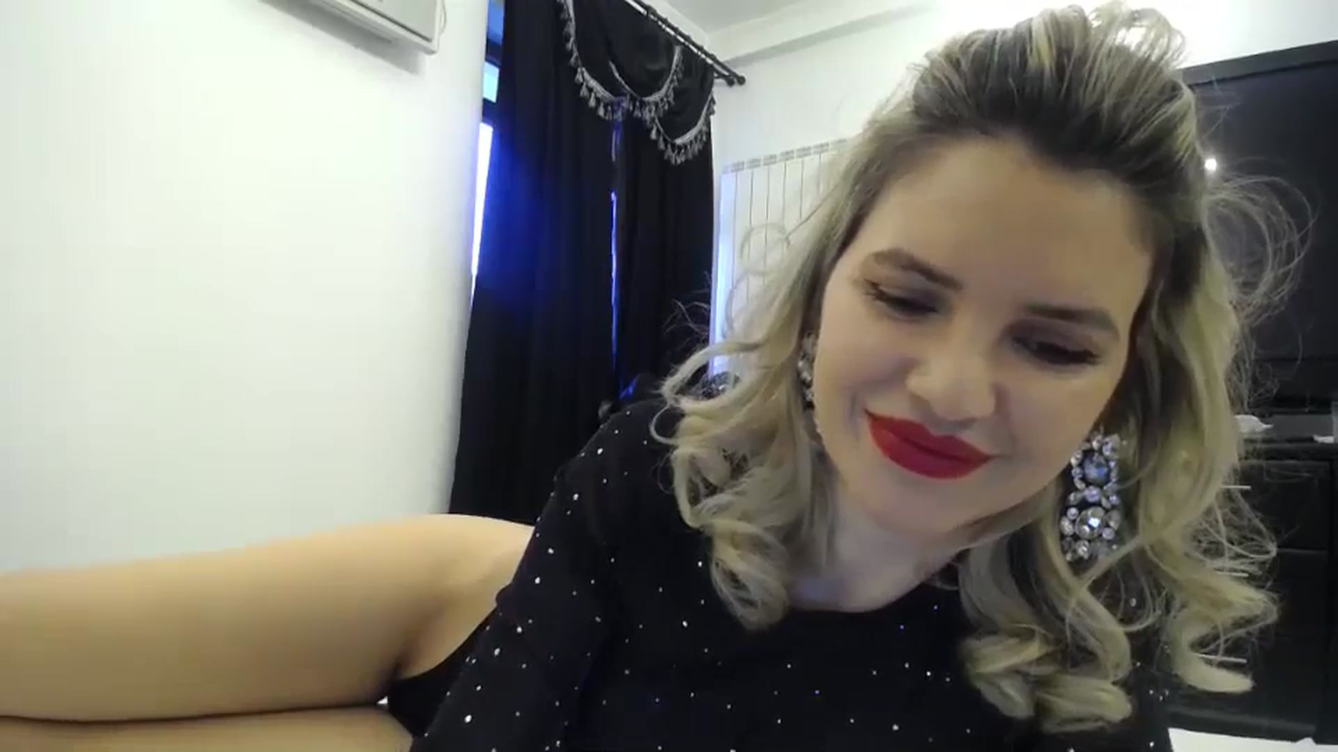 Gallery image thumbnail from Klarita_'s myfreecams stream on, 01/27/2024, 15:08 image 13 of 20